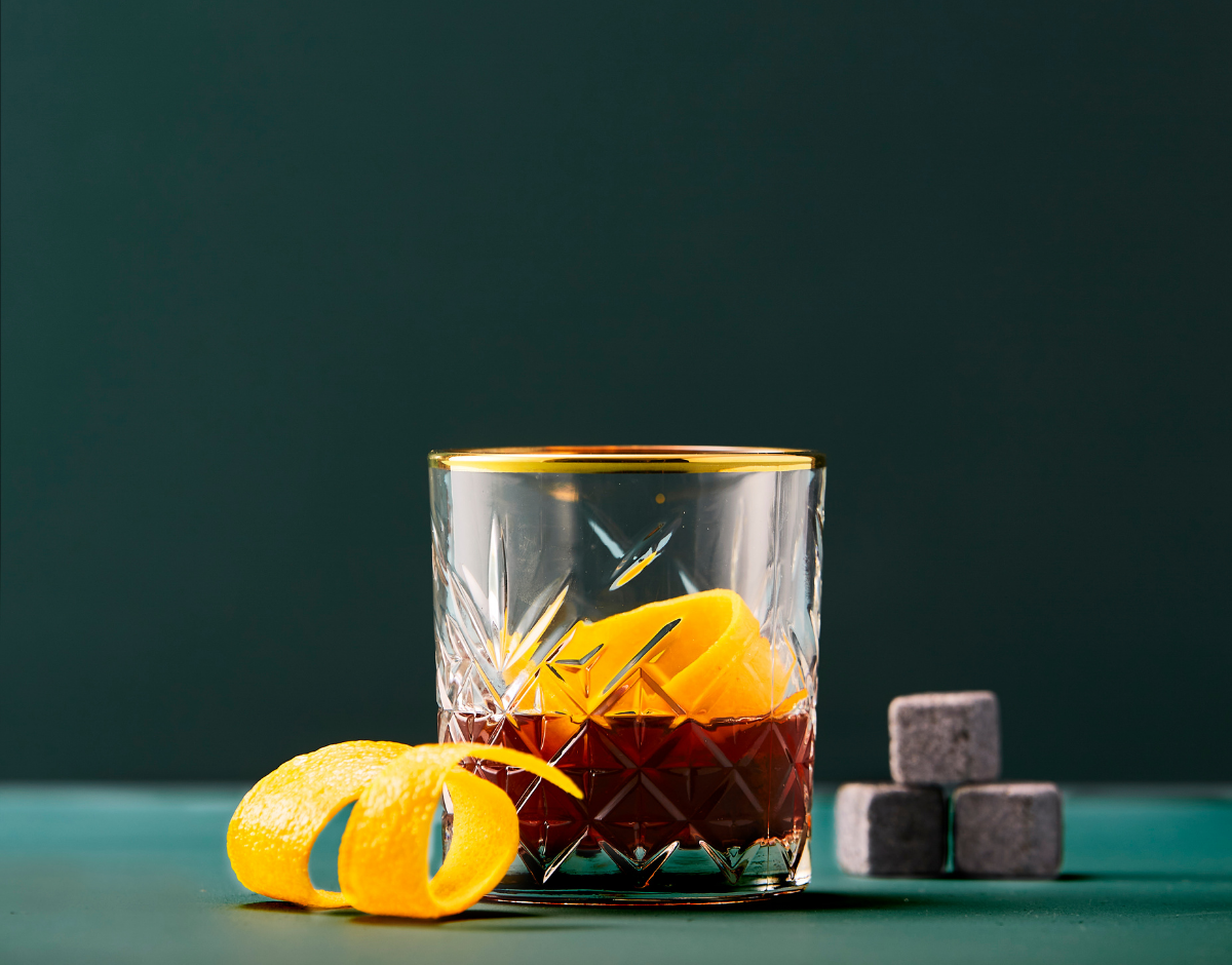 Lav den klassiske Old Fashioned drink hvis du får gæster på besøg