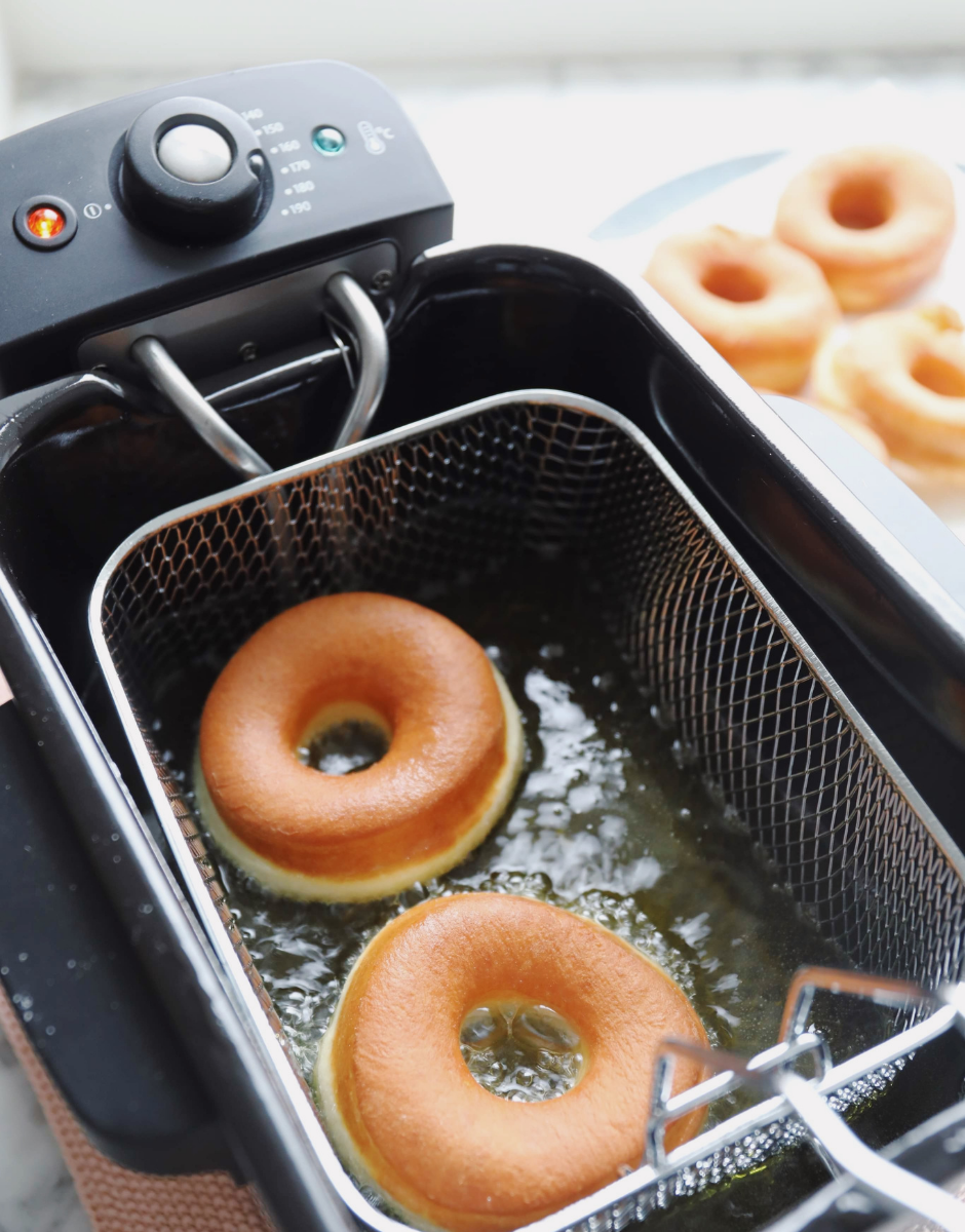 Lav nemt disse julede Rudolf donuts i en frituregryde