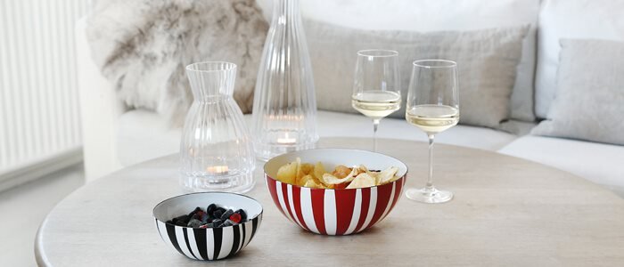 Cathrineholm skåle med snacks og Gloria stager