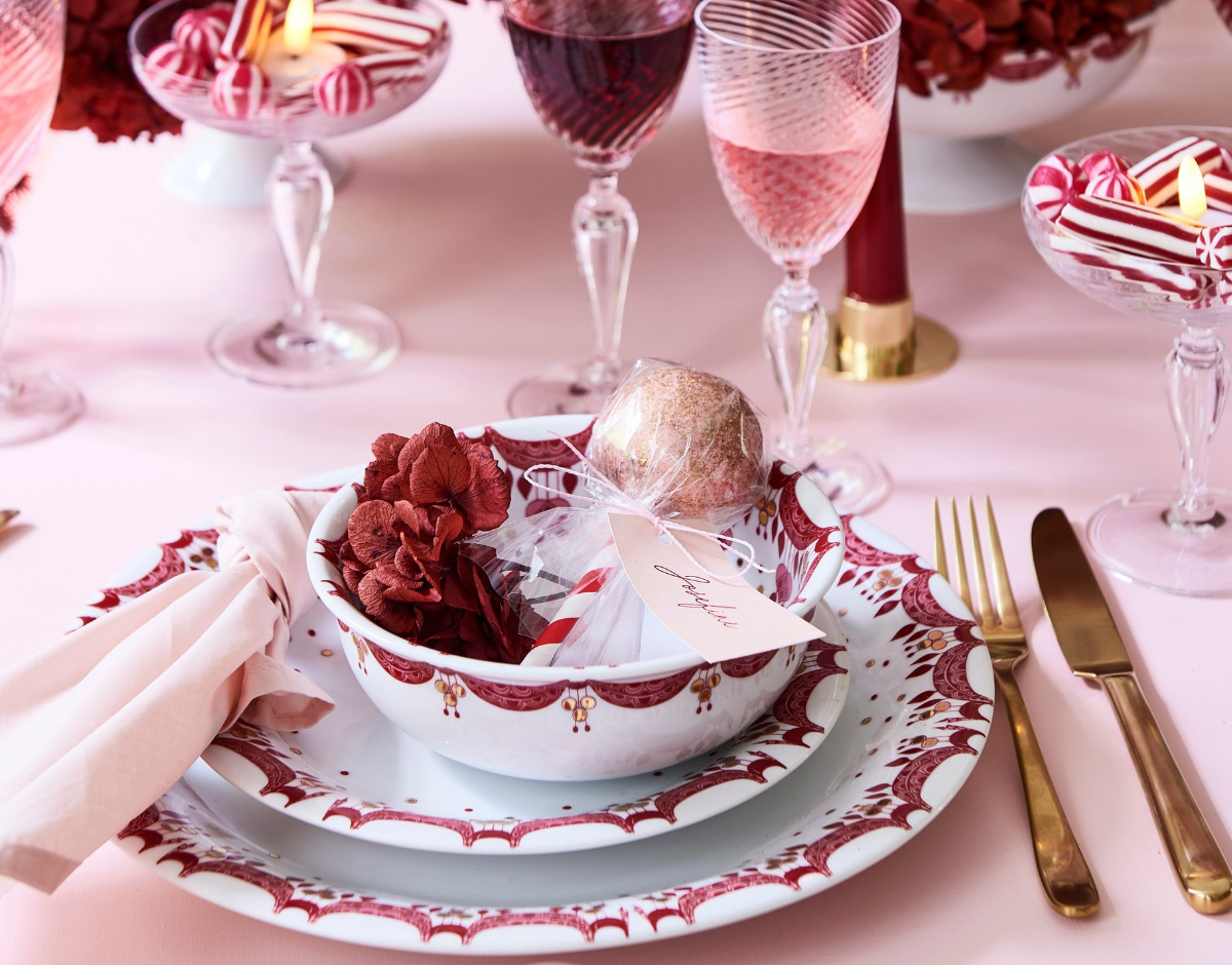 Brug et traditionelt og klassisk julestel til dit moderne julebord