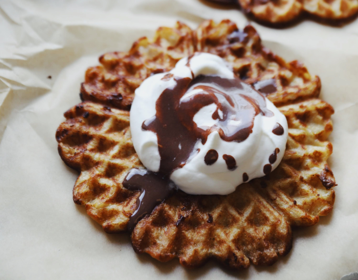 Top dine julevafler med lækker en chokoladesauce