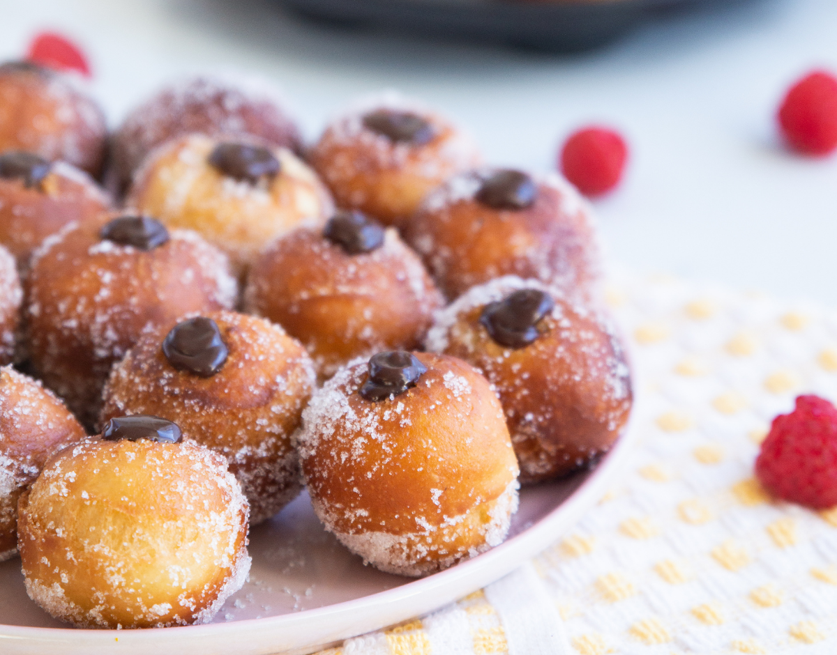 Lækre, luftige donutkugler med Nutella fyld