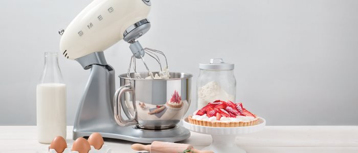 Se vores udvalg af køkkenmaskiner fra smeg her