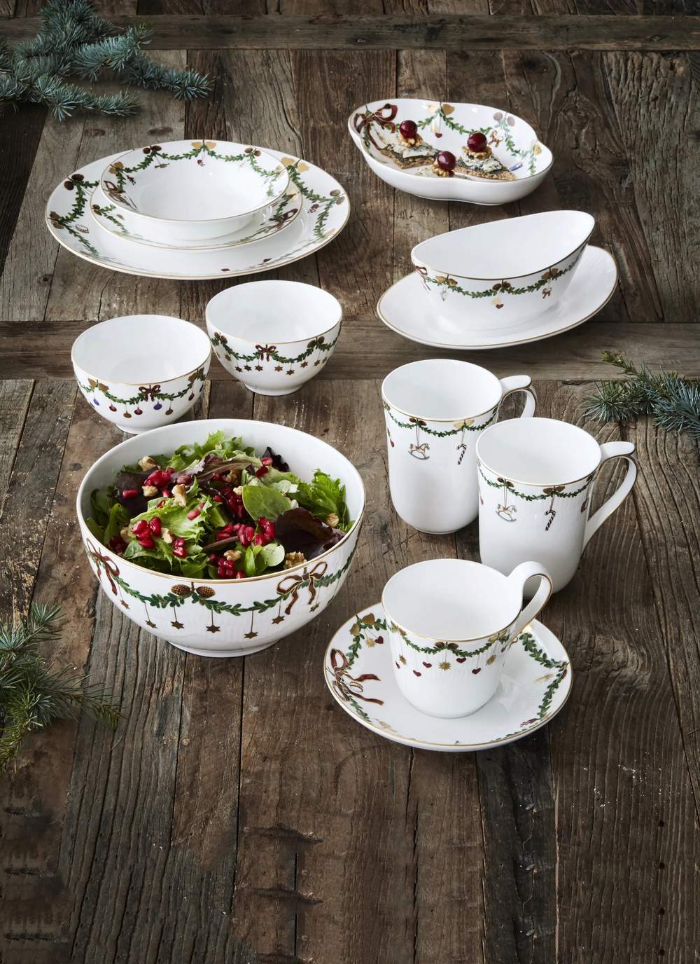 Royal Copenhagen Stjerne Riflet Jul Skål Ø 23 cm Benporcelæn