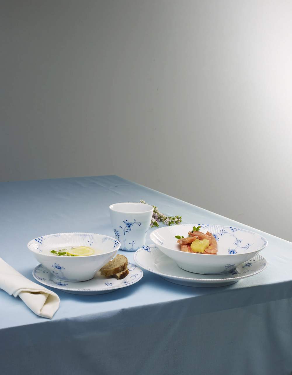 Royal Copenhagen - Blå 2. sortering Dyb tallerken - Ø 25 cm - Porcelæn - Koboltblå/hvid | Imerco