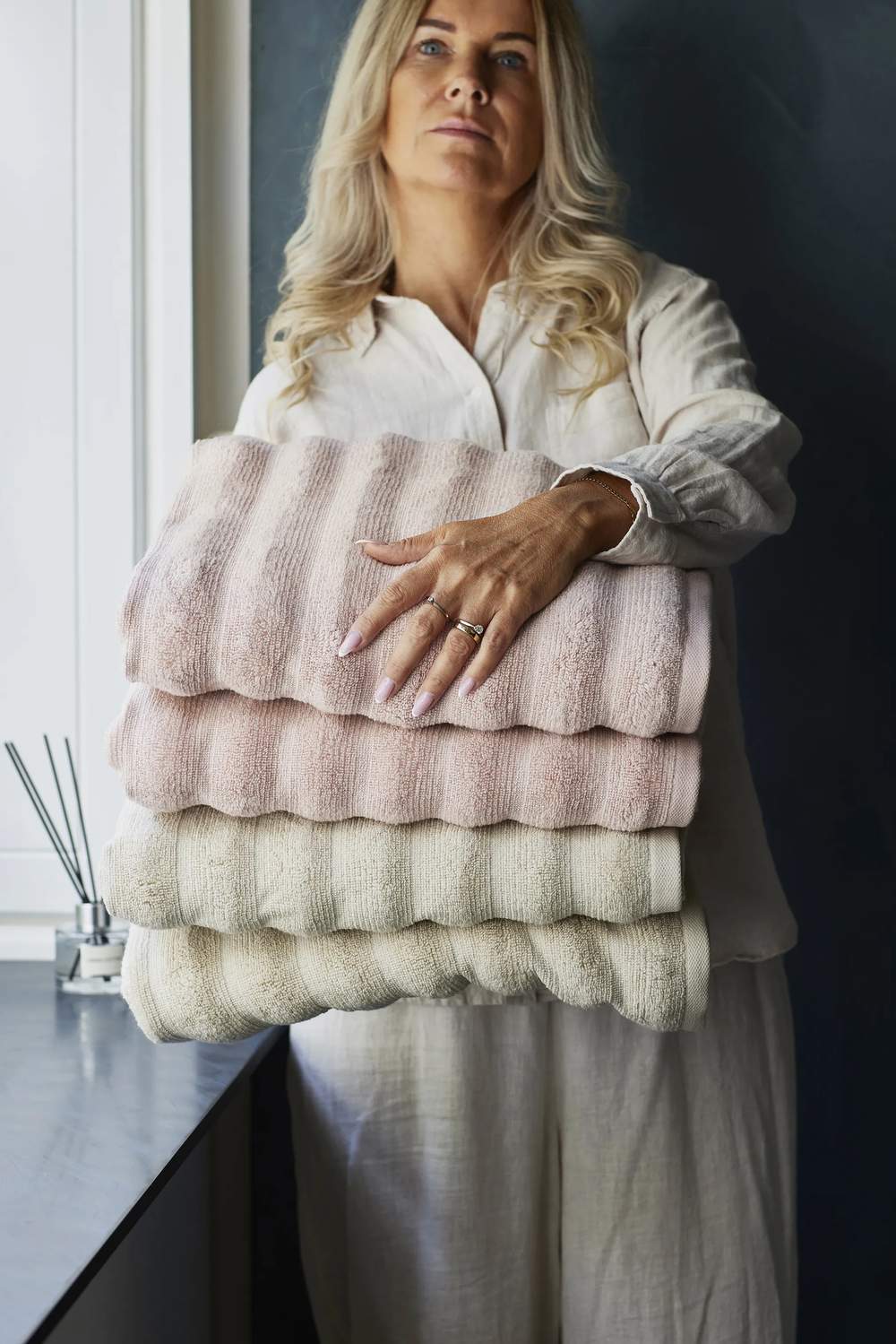 Håndklæde, beige, large