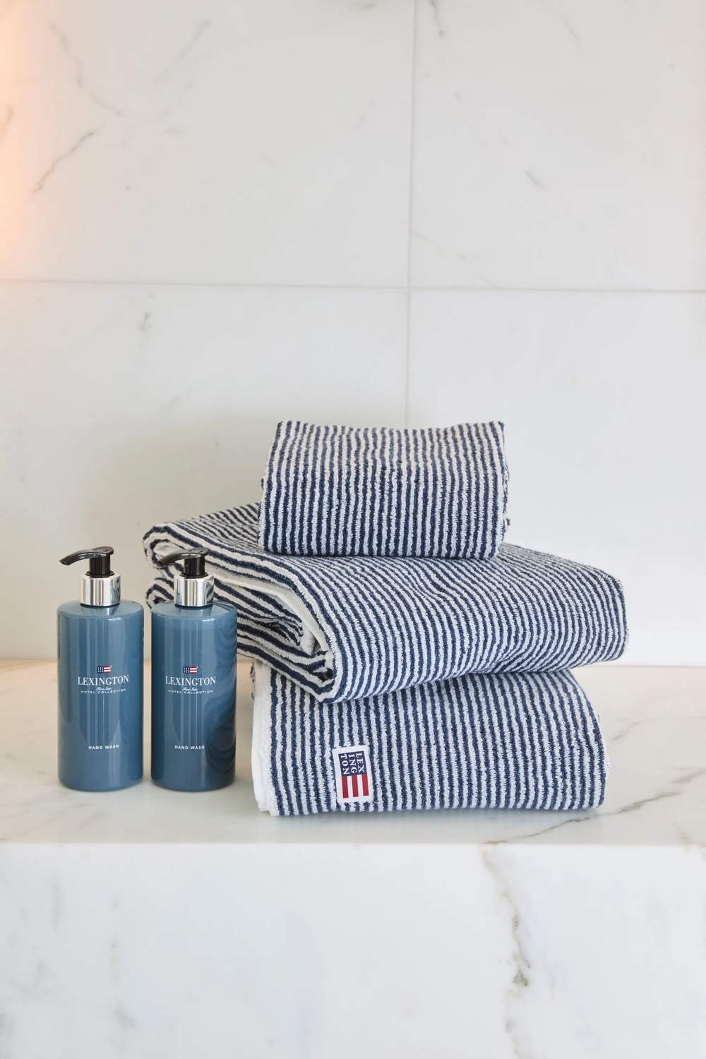 A Home in Bloom Håndklæde, navy/white, large