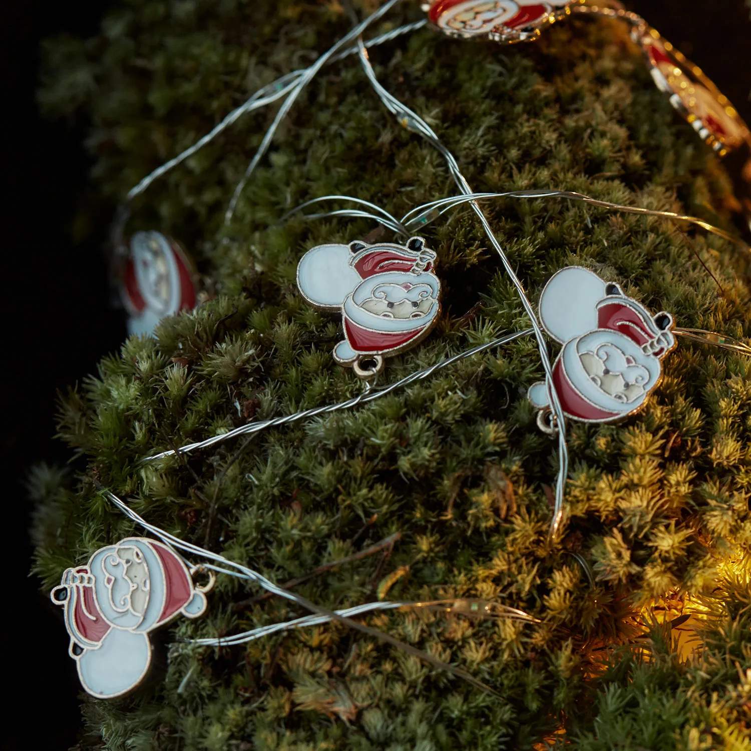 Sirius Lyskæder Nille Lyskæde - Julemand i Hvid/sølv, 1