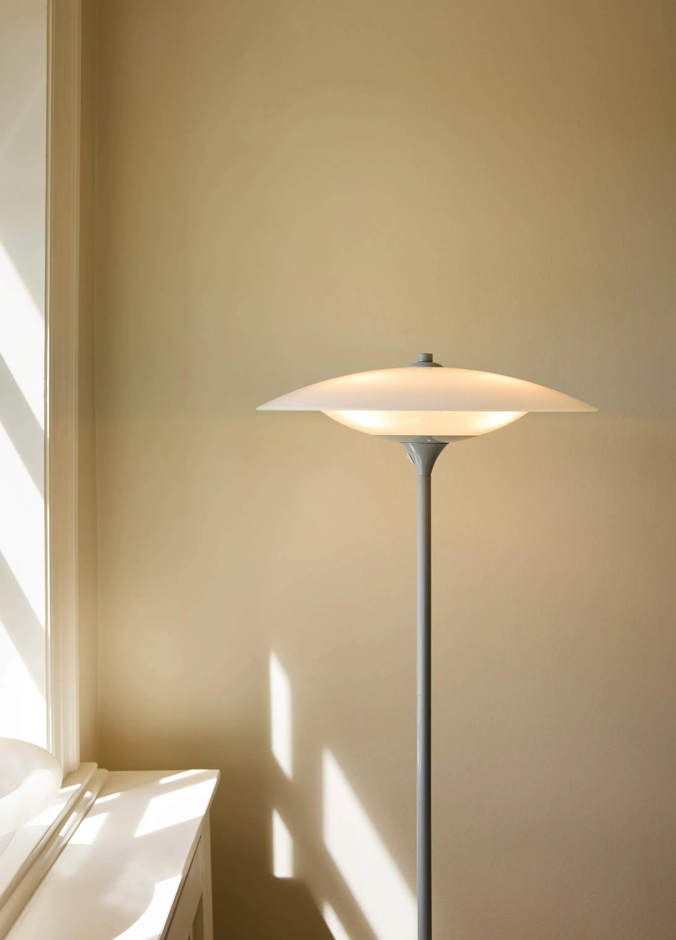 Halo Design Gulvlamper Baroni Gulvlampe i Lysegrå, 3
