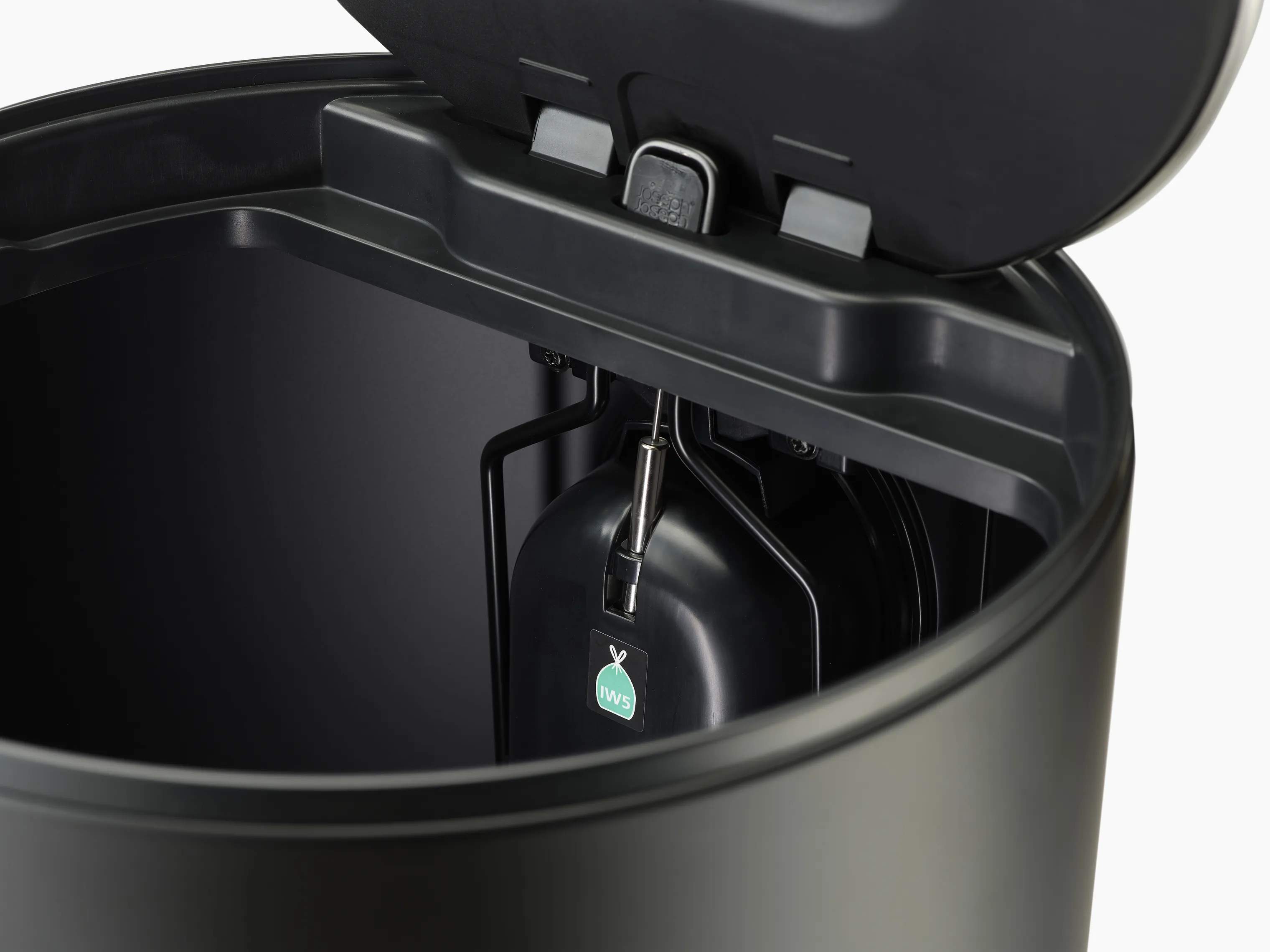 Joseph Joseph Pedalspande Arc  Affaldsspand i Black, 30 L, 2