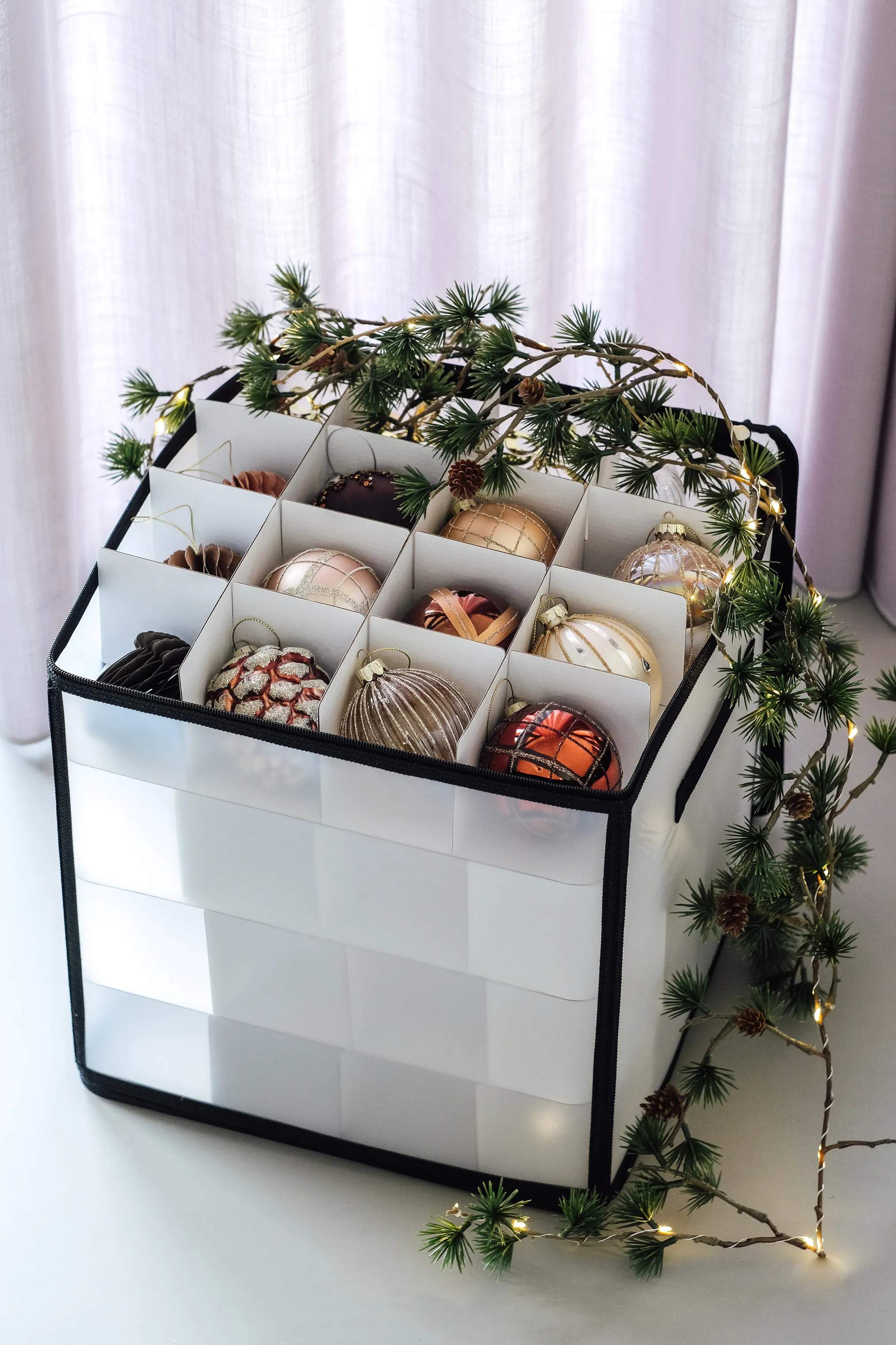 Casa Christmas Øvrigt julepynt Opbevaringskasse til Julekugler i Hvid/sort, 2