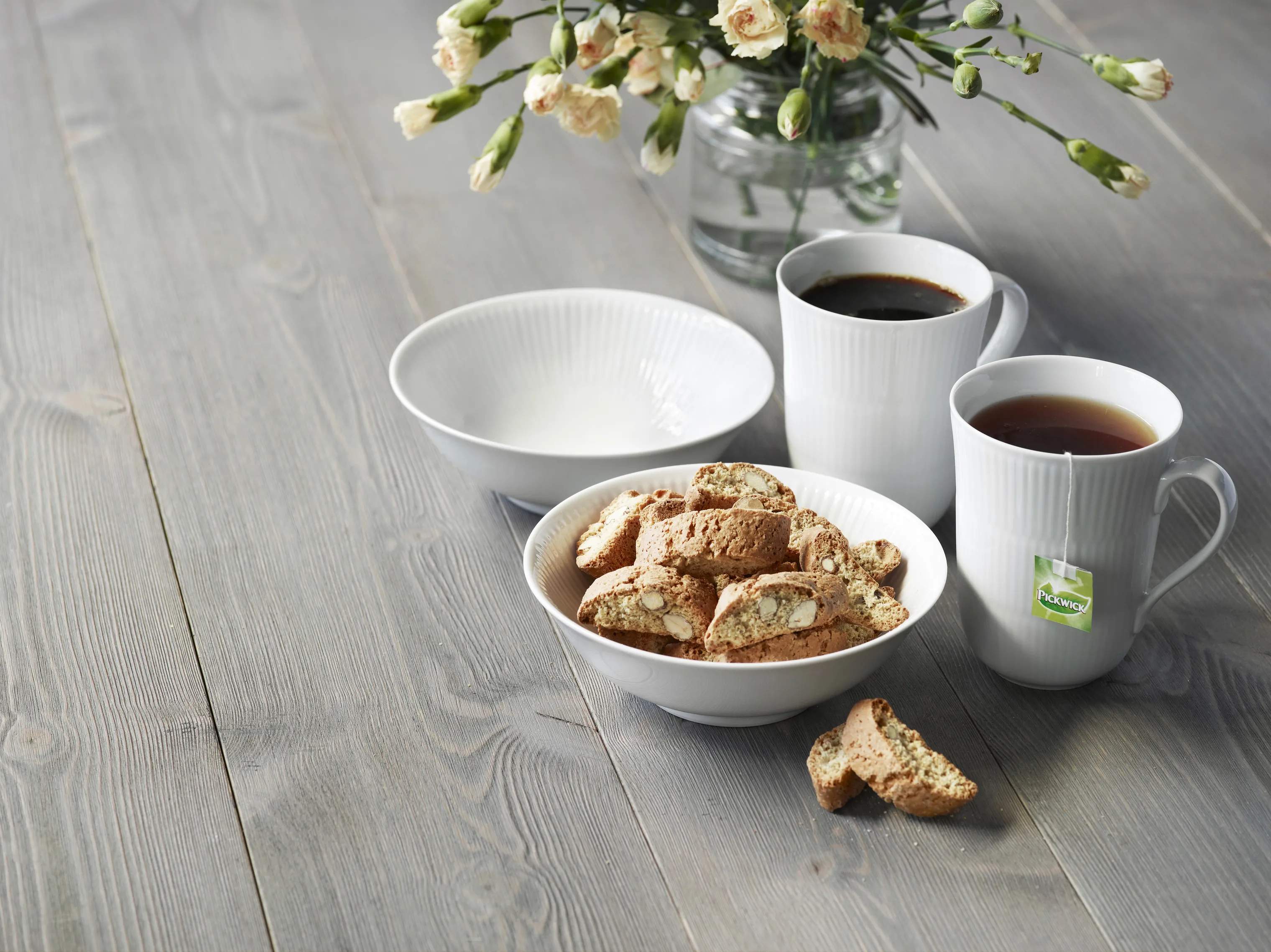 Royal Copenhagen Krus og kopper med hank Hvid Riflet Krus - 2 stk. i Hvid, 36 cl, 2