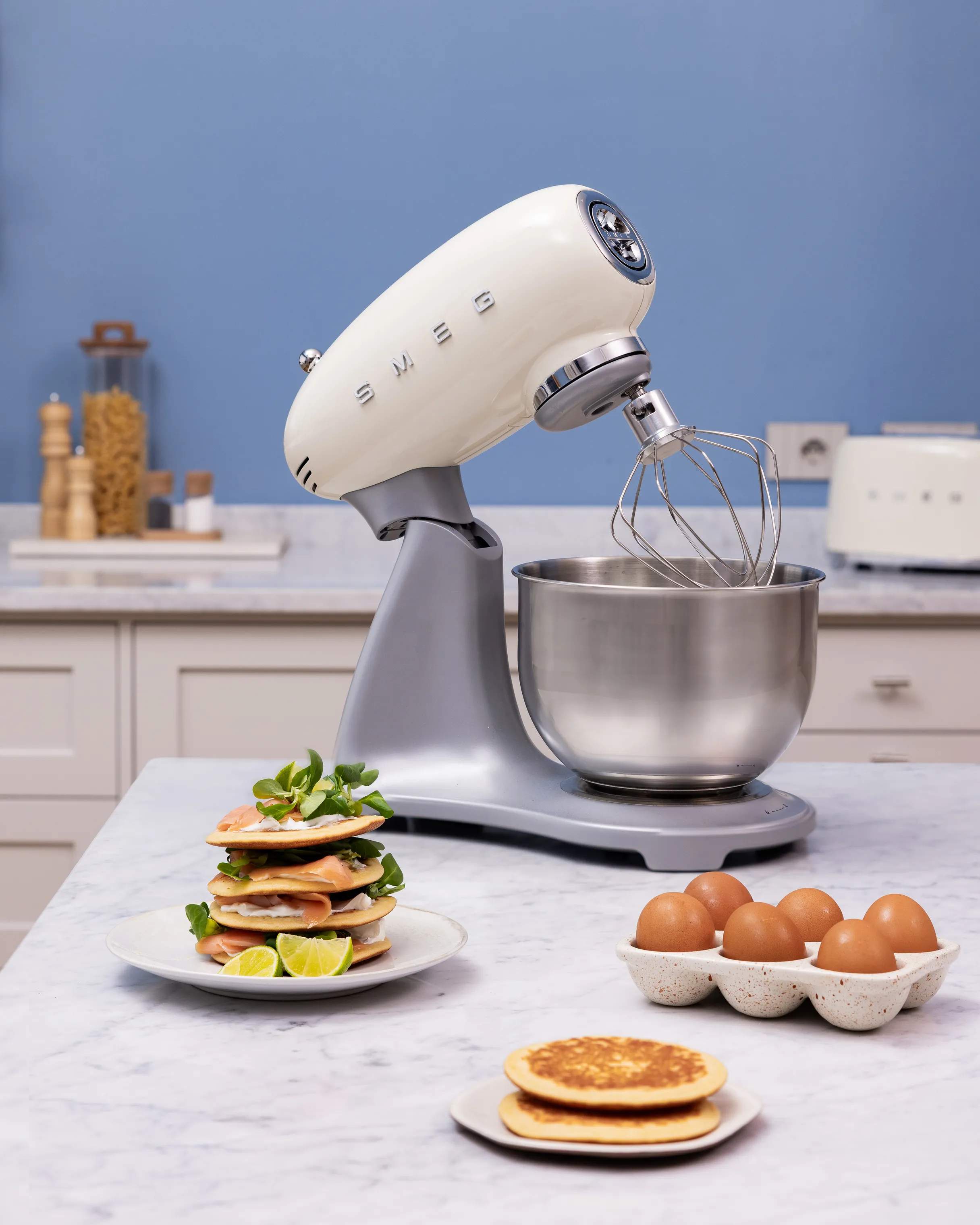 Smeg Røremaskiner 50's style Køkkenmaskine SMF04CREU i creme, 2