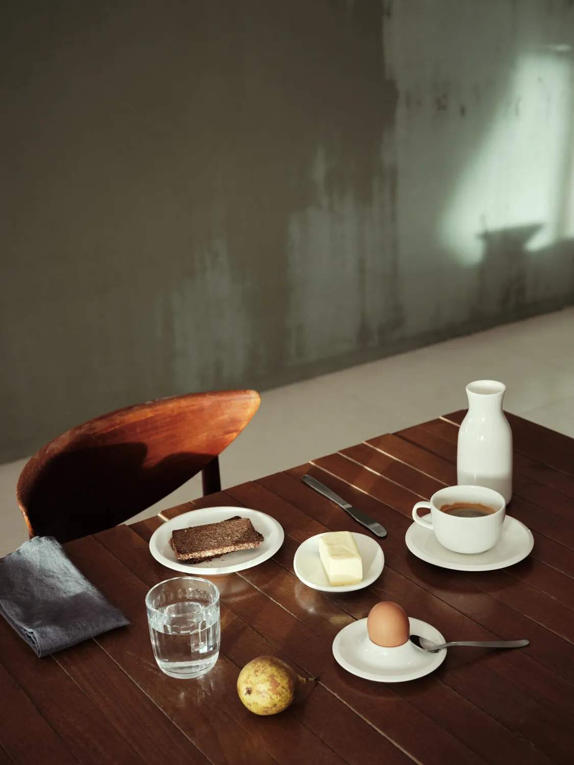 Iittala Krus og kopper med hank Raami kande 0,4L hvid i 40 cl, 2