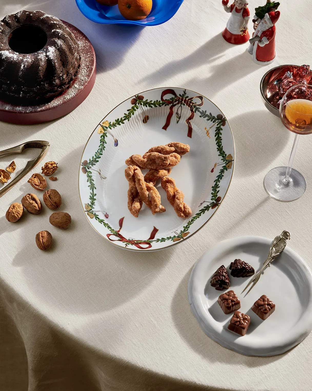 Royal Copenhagen Serveringsfade Stjerne Riflet Jul Ovalt Fad i Hvid, 2