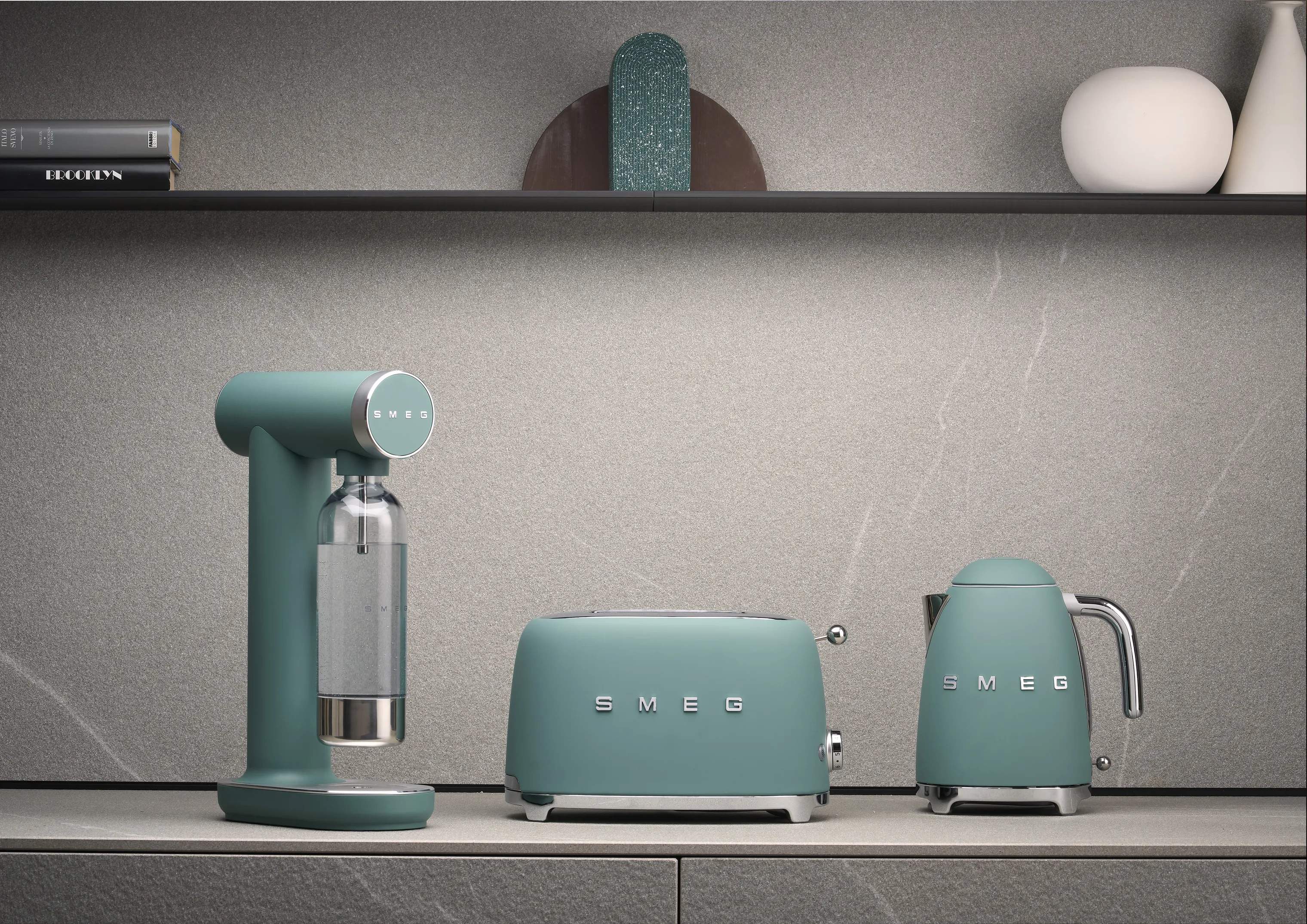 Smeg Sodavandsmaskiner Collezione Kulsyremaskine i Emerald Green, 2