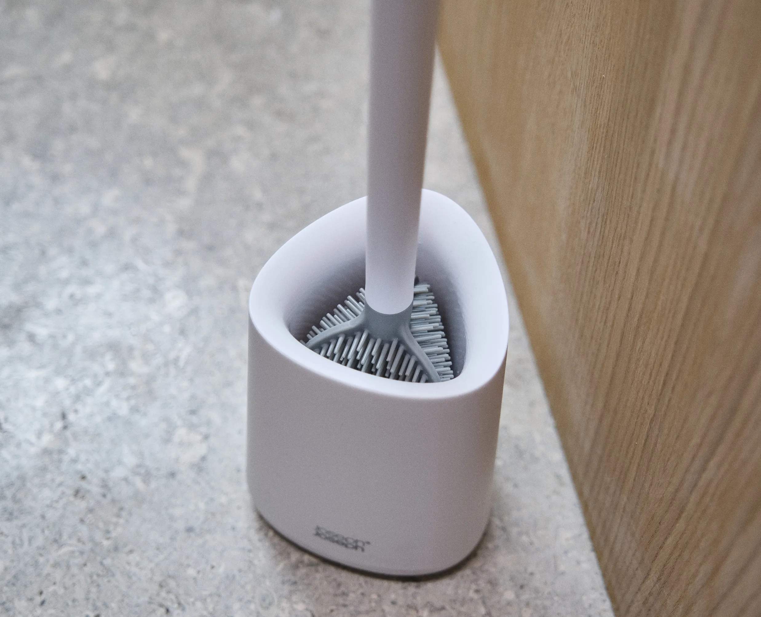 Joseph Joseph Toiletbørster Flex 360 Lite Toiletbørste i White, 6
