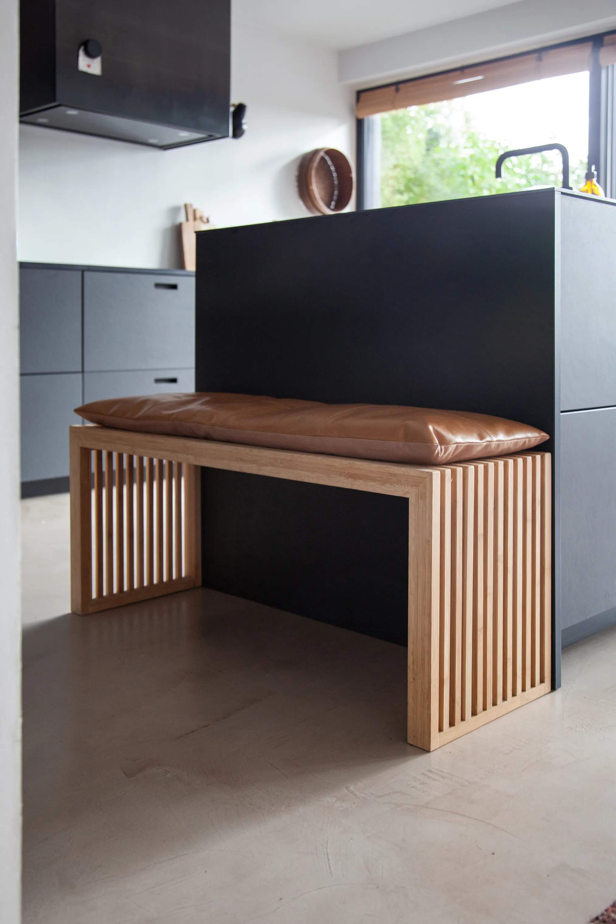 cinas Skamler Rib Bænk inkl. brun hynde i Bambus/brun, 104 cm, 2