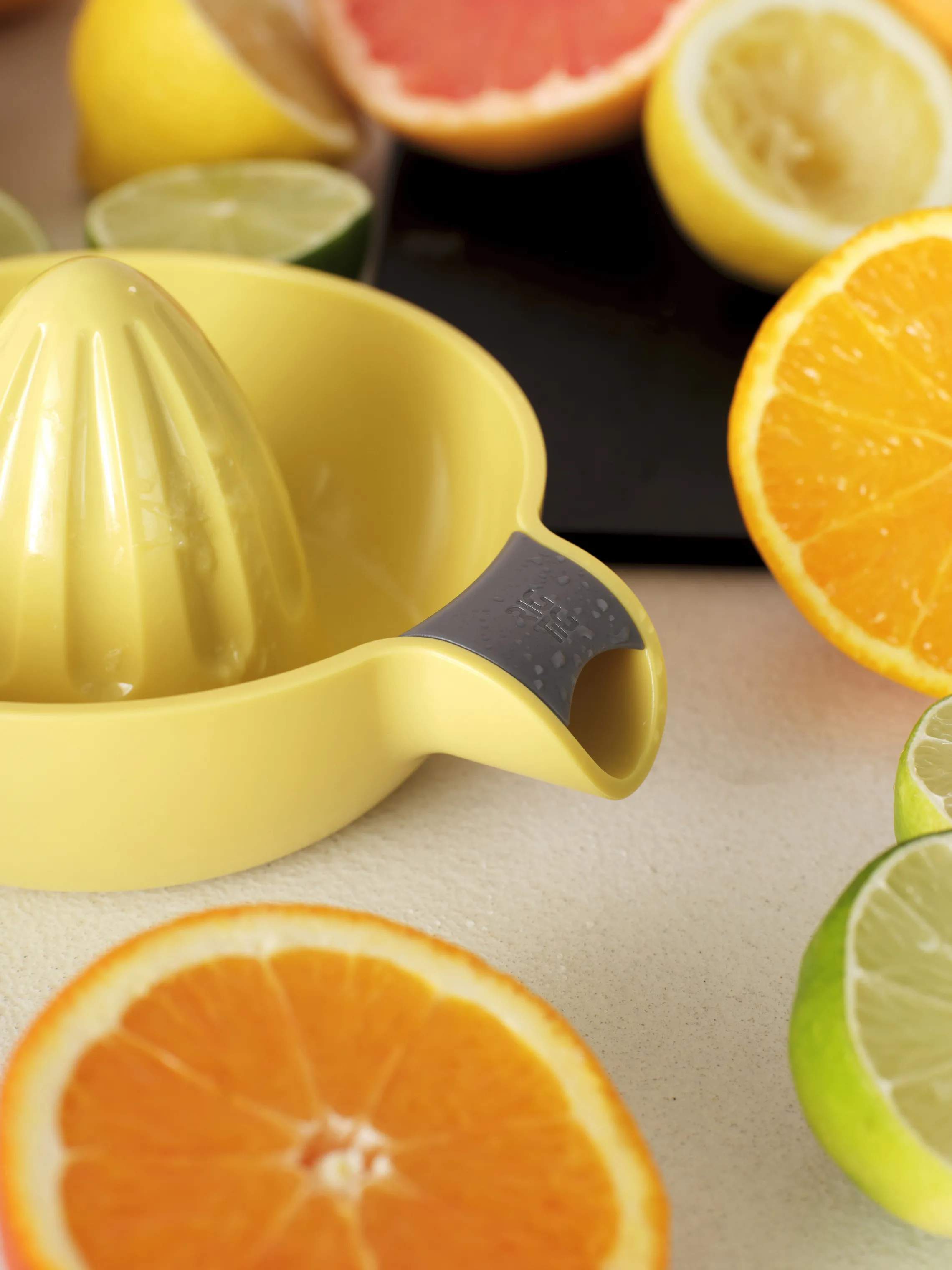 Rig-Tig Citruspressere Juicy Citruspresser i gul, 3