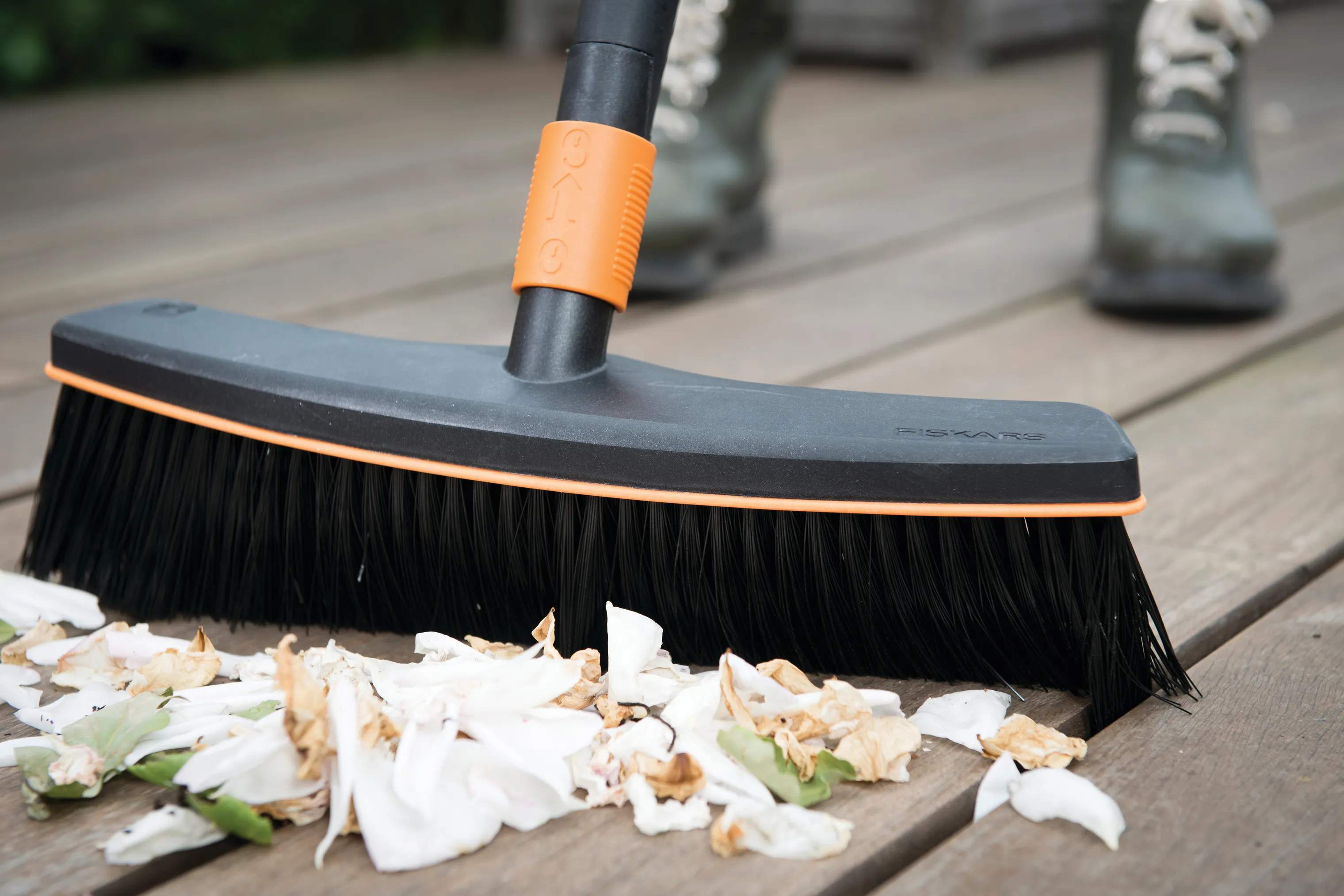 Fiskars Garden Haveredskaber QuikFit™ Blød Kost i Sort/Orange, 3