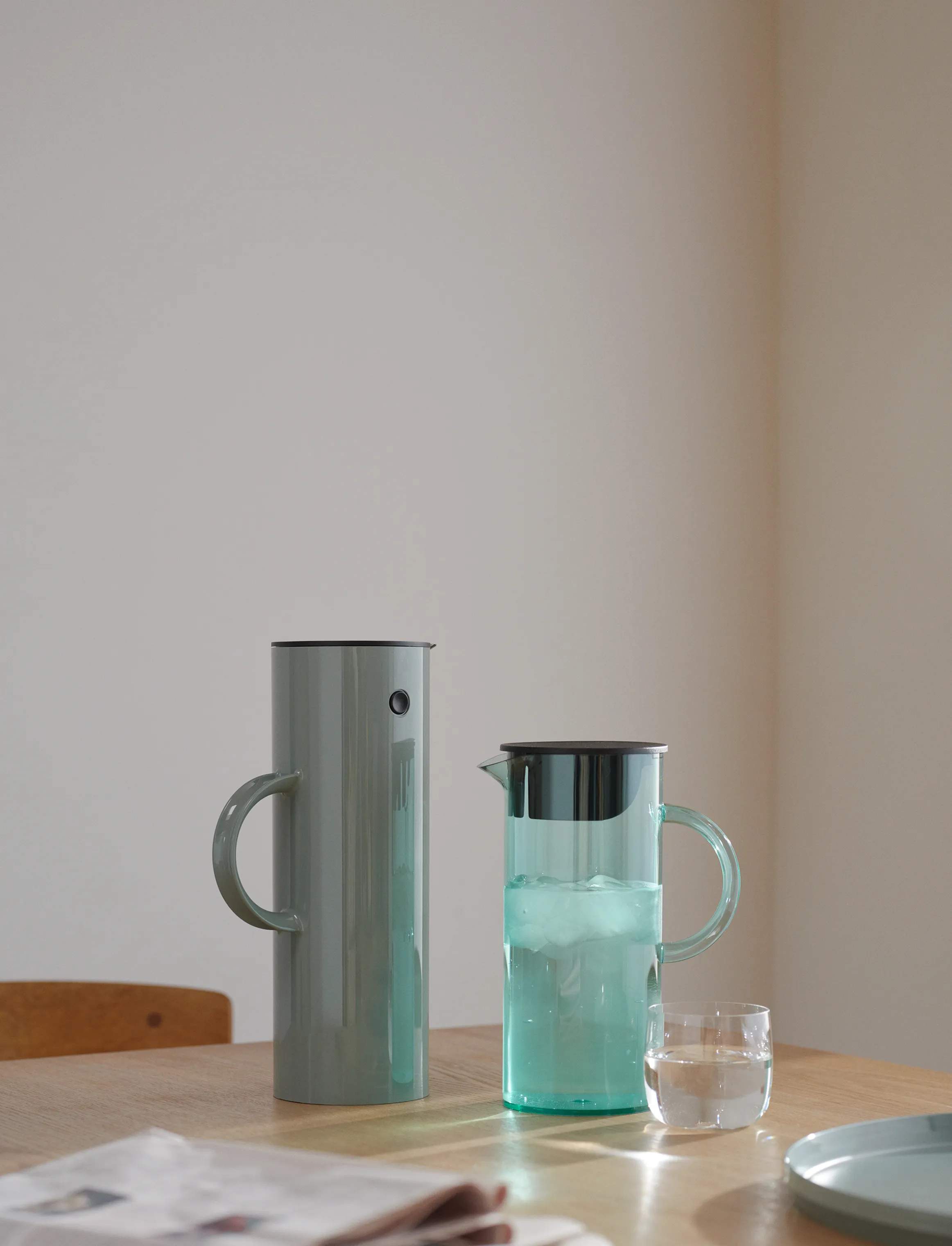 Stelton Termokander EM77 Termokande i Dusty green, 2