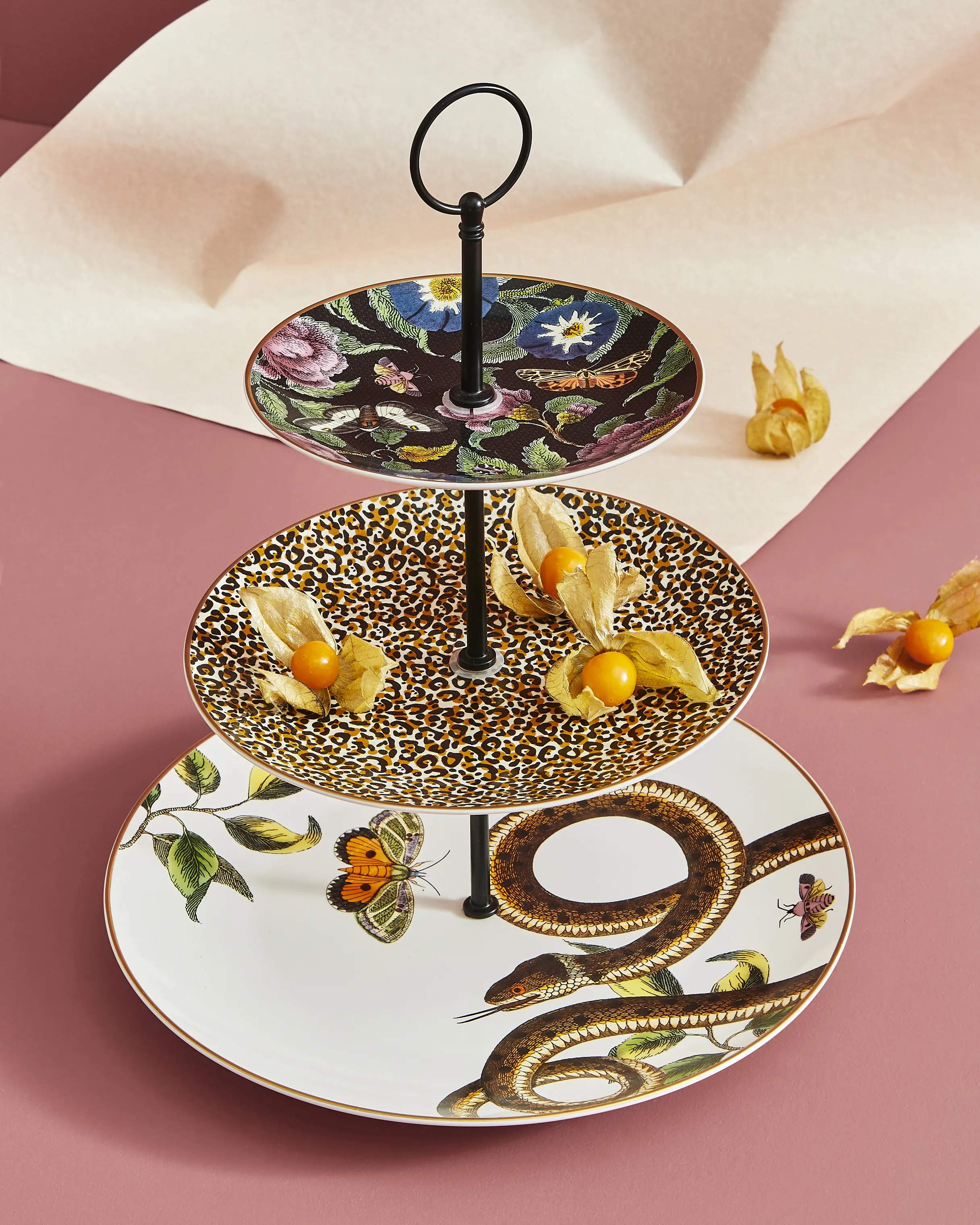 Spode Etagere Creatures Of Curiosity Étagère i sort/hvid/Lyserød/Grøn/guld, 3