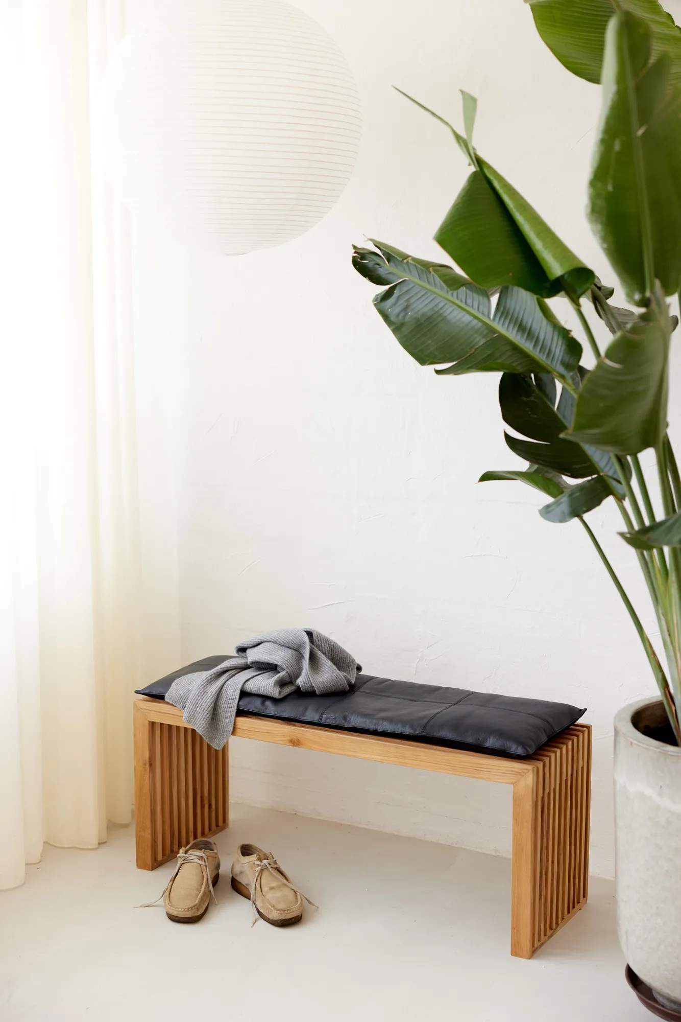 cinas Skamler Rib Bænk inkl. sort hynde i Teak/sort, 104 cm, 2
