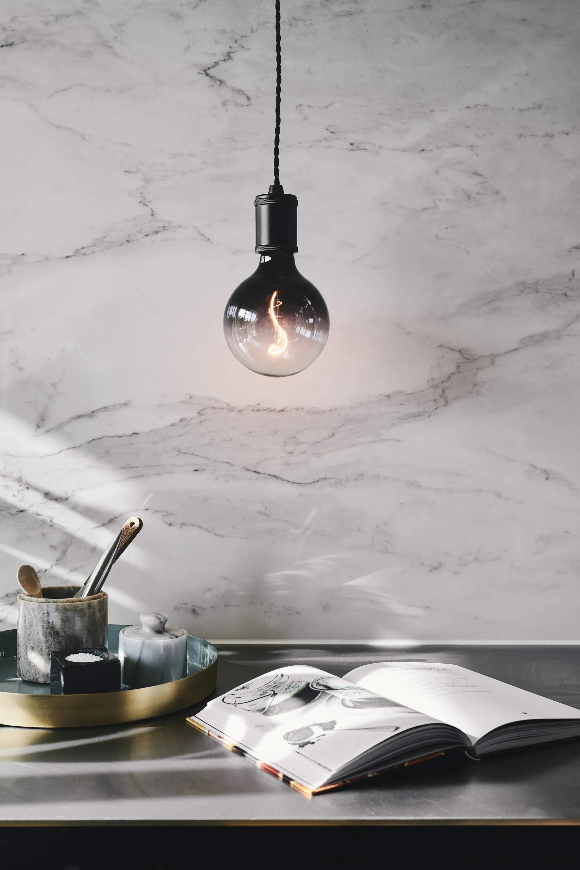 Halo Design LED-pærer Colors Soft light LED Lyspære i Smoke, 4