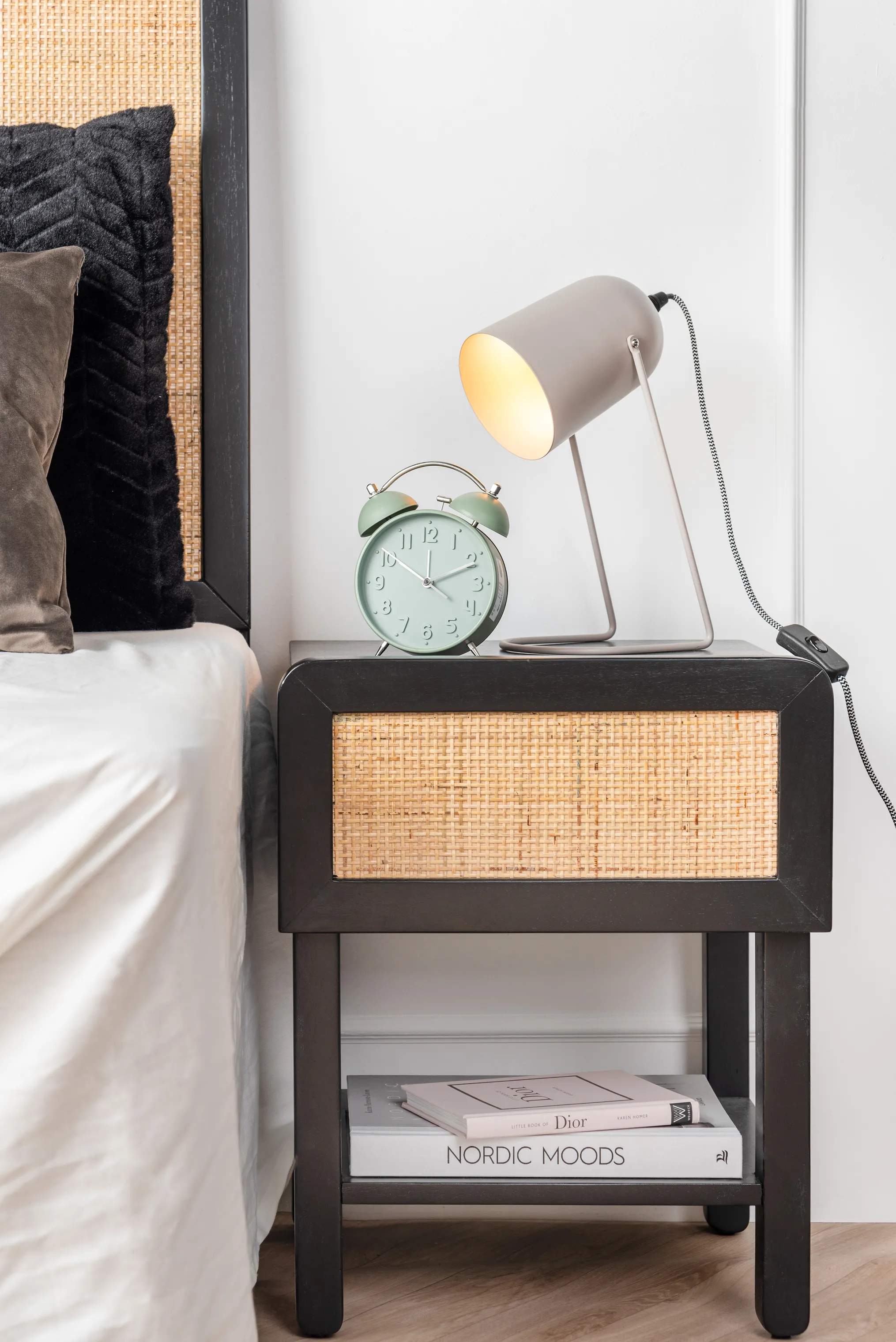 Leitmotiv Bordlamper Enchant Bordlampe i Varm grå, 2