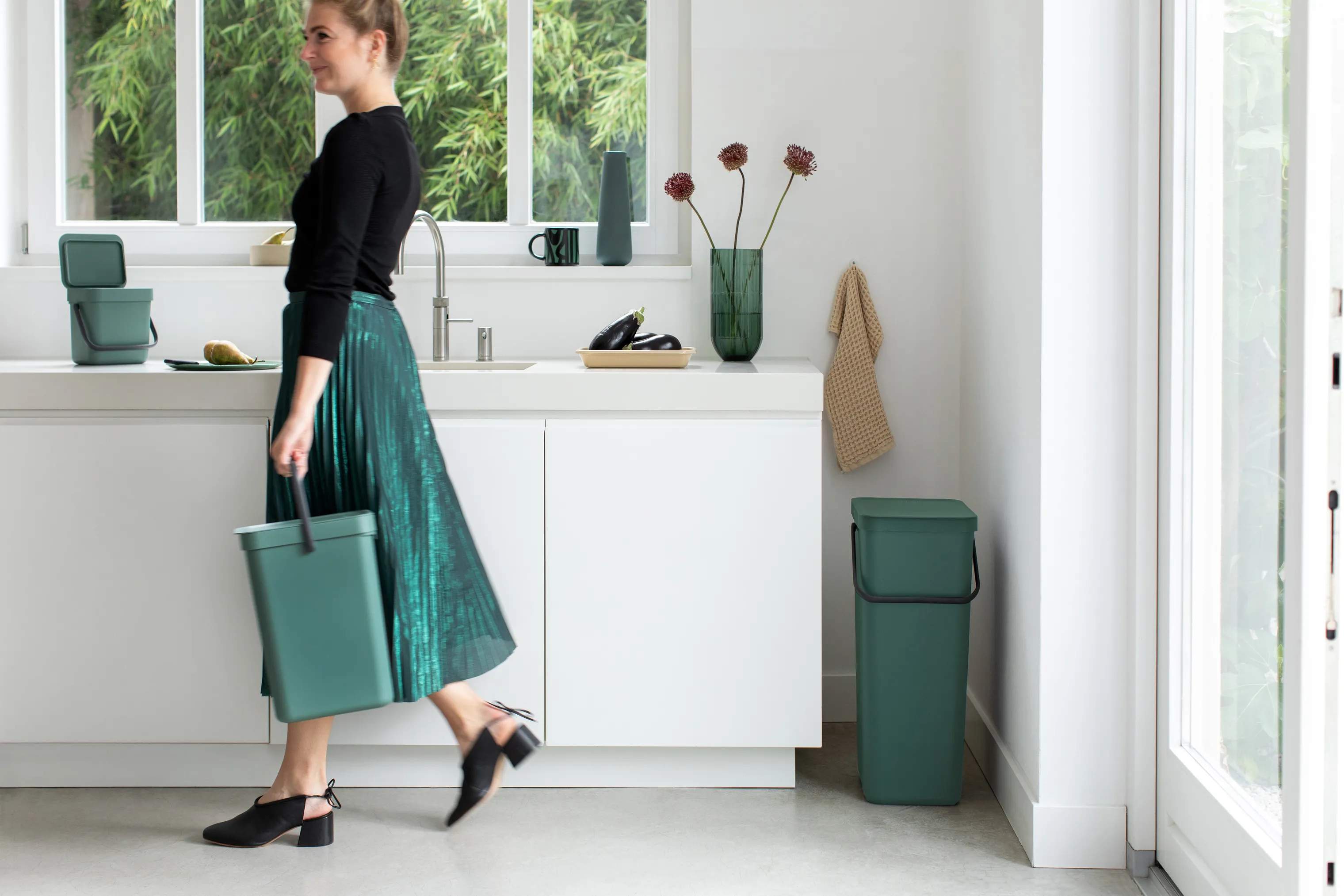 Brabantia Spande uden pedal Sort & Go Affaldsspand i Grøn, 40 L, 3