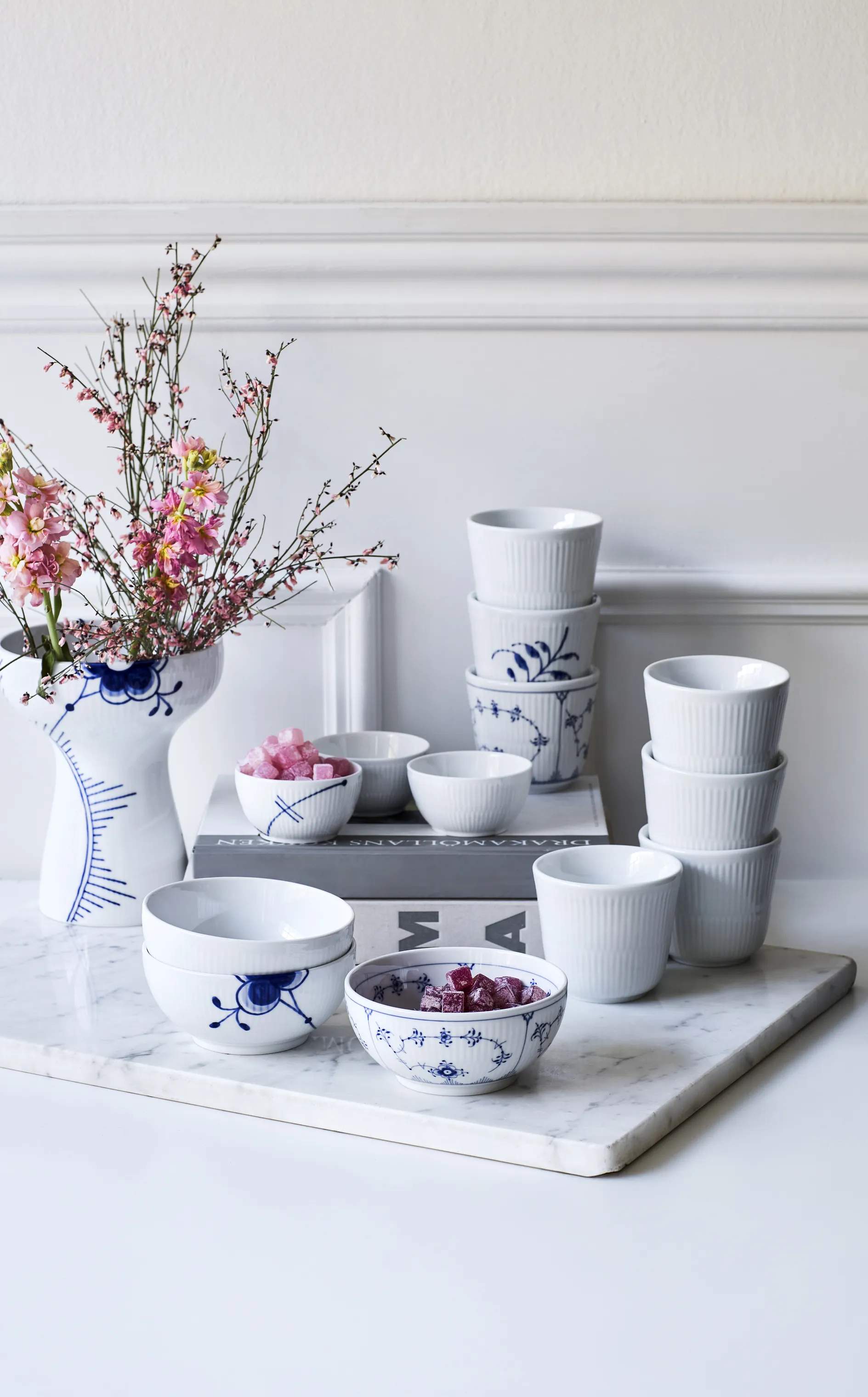 Royal Copenhagen Serveringsskåle Gifts with History Skålsæt - 3 stk. i Koboltblå/hvid, 47/47/47 cl, 3