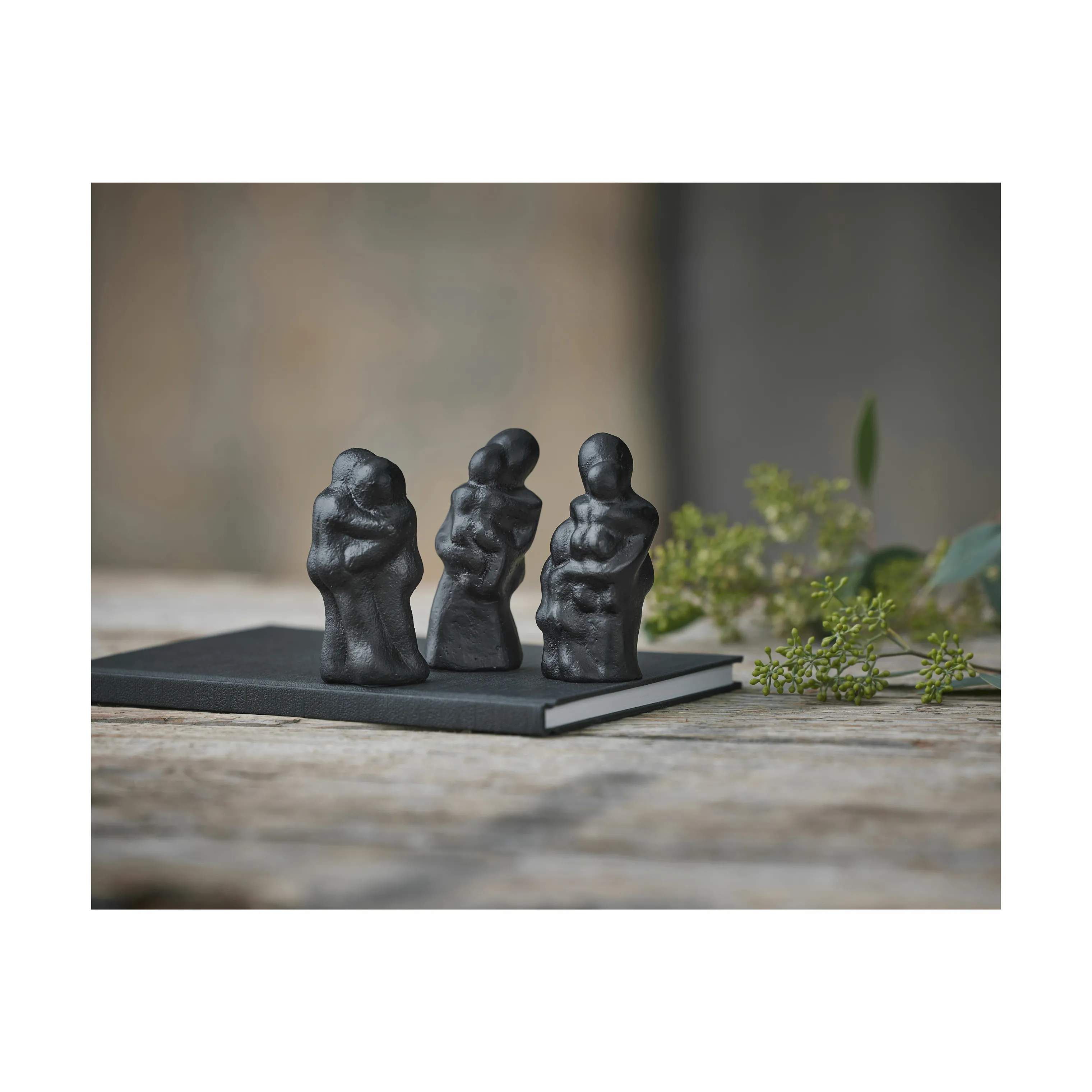 Morsø Øvrige figurer Skulptur - En mors kærlighed er for evigt med 2 børn i En mors kærlighed er for evigt, 85 cm, 2