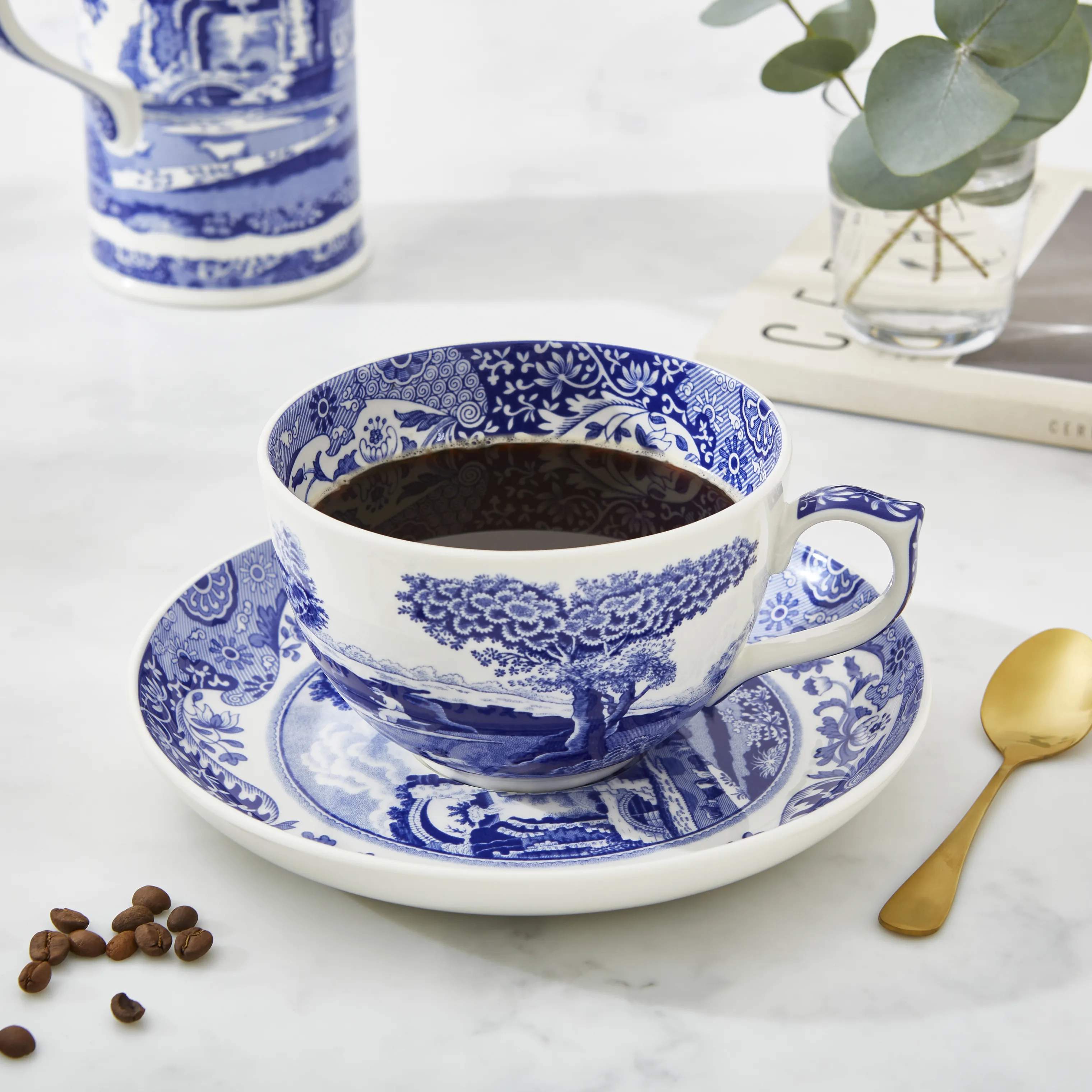 Spode Krus og kopper med hank Blue Italian Blue Italien Jumbokop m. underkop i blå/hvid, 2