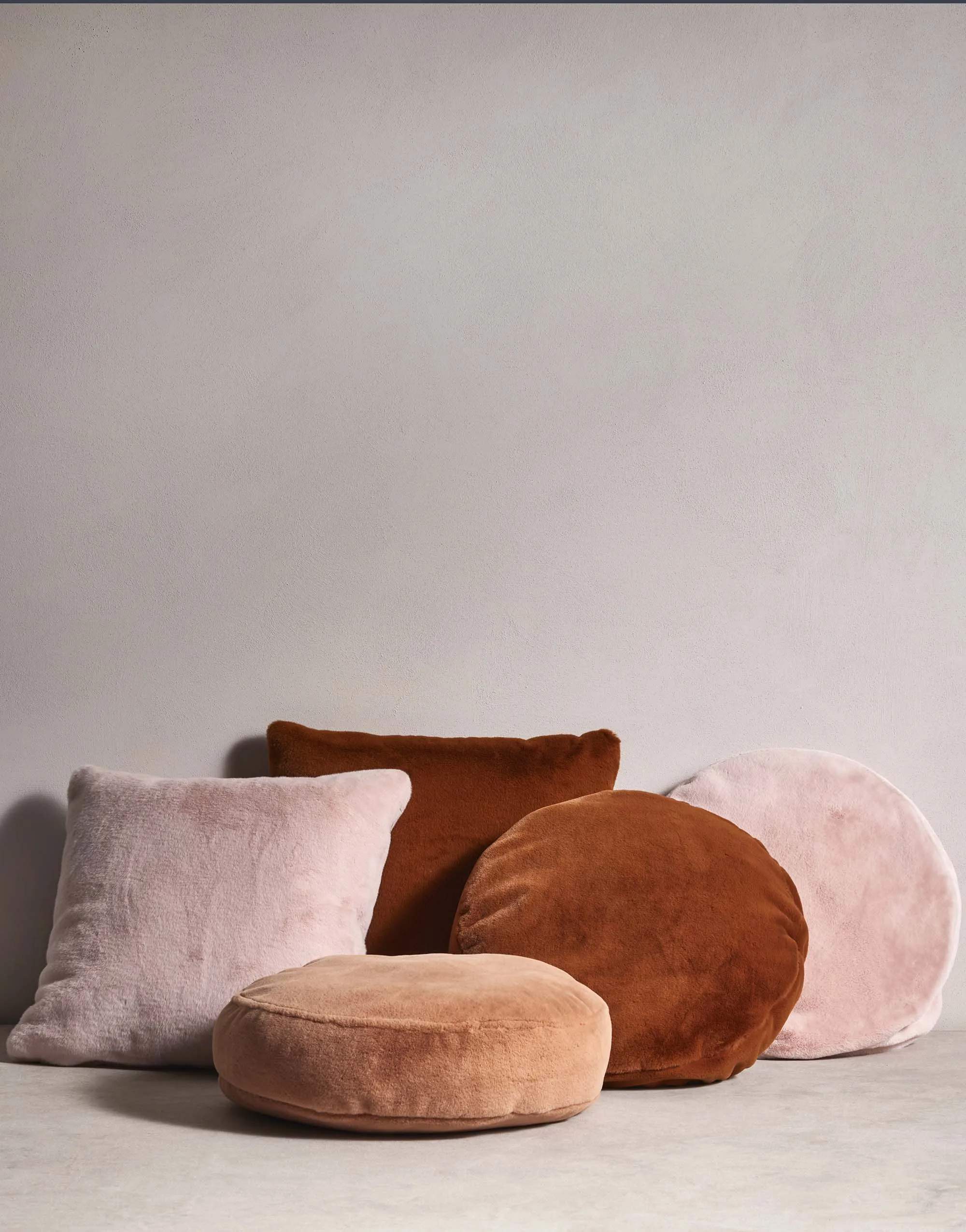 Essenza Pyntepuder Mads Furry Pyntepude i Rose, 2