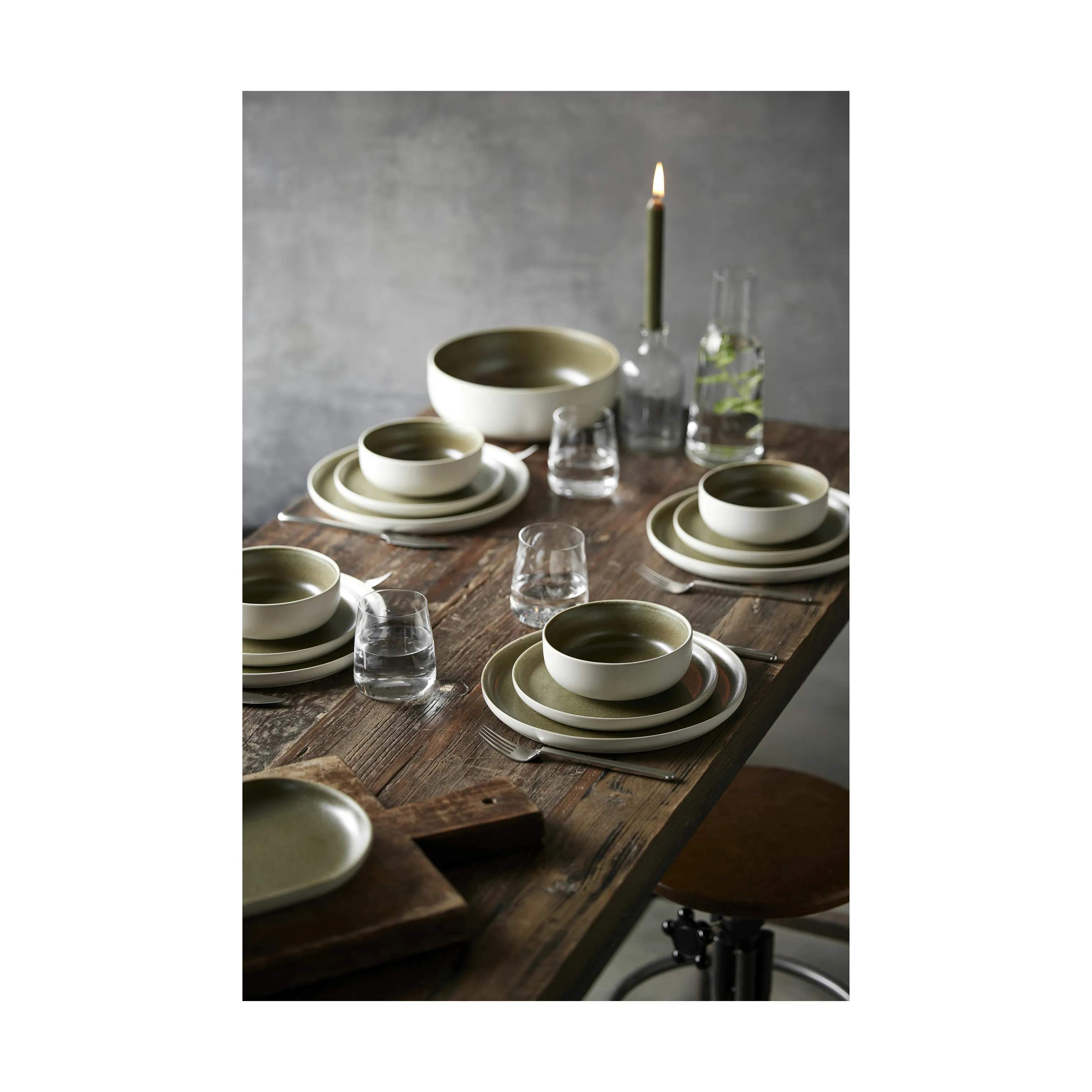 Studio Round Krus og kopper med hank North Krus i Matte white/matte Moss, 3