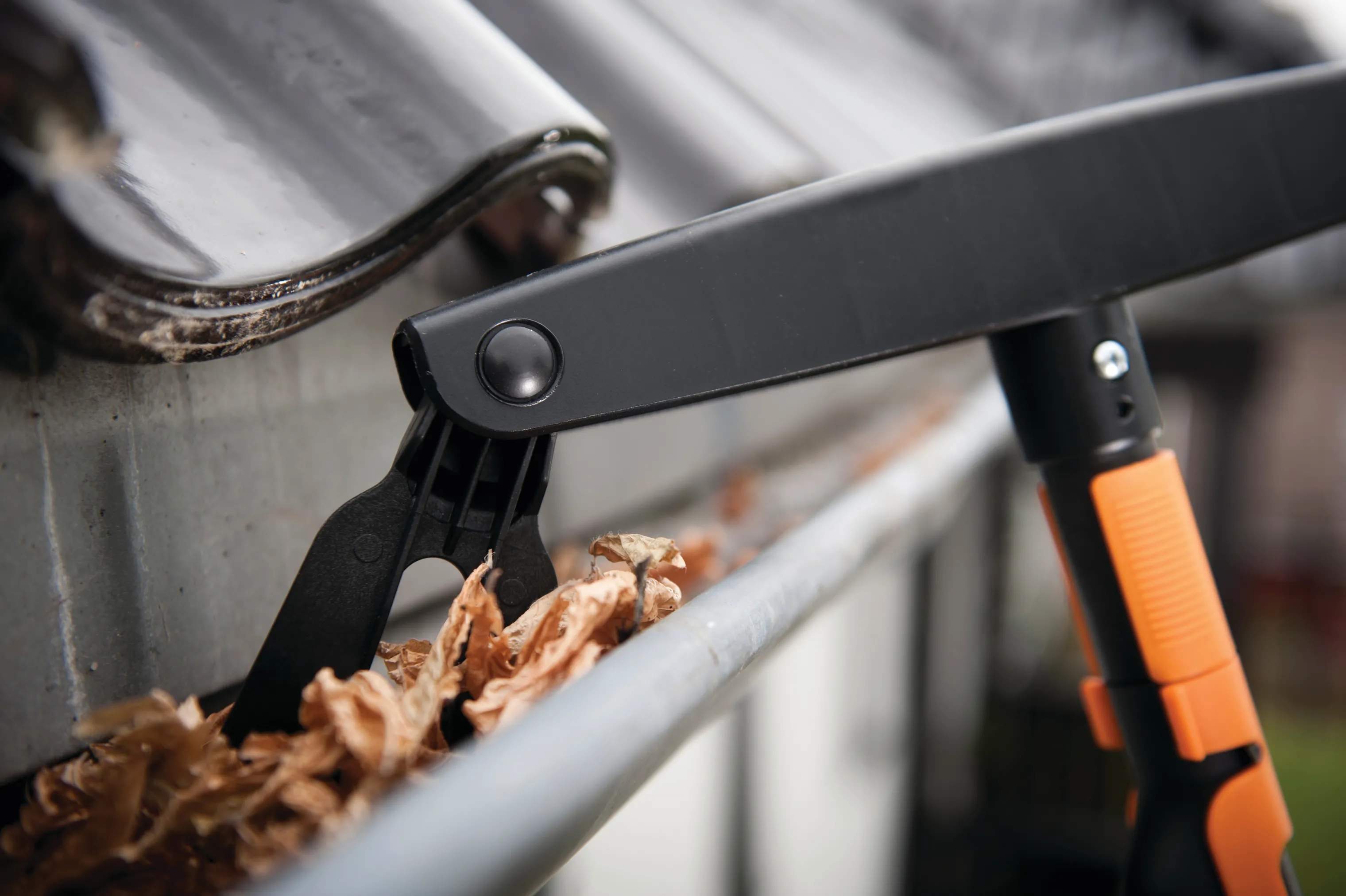 Fiskars Garden Haveredskaber QuikFit™ Tagrenderenser i Sort/Orange, 8