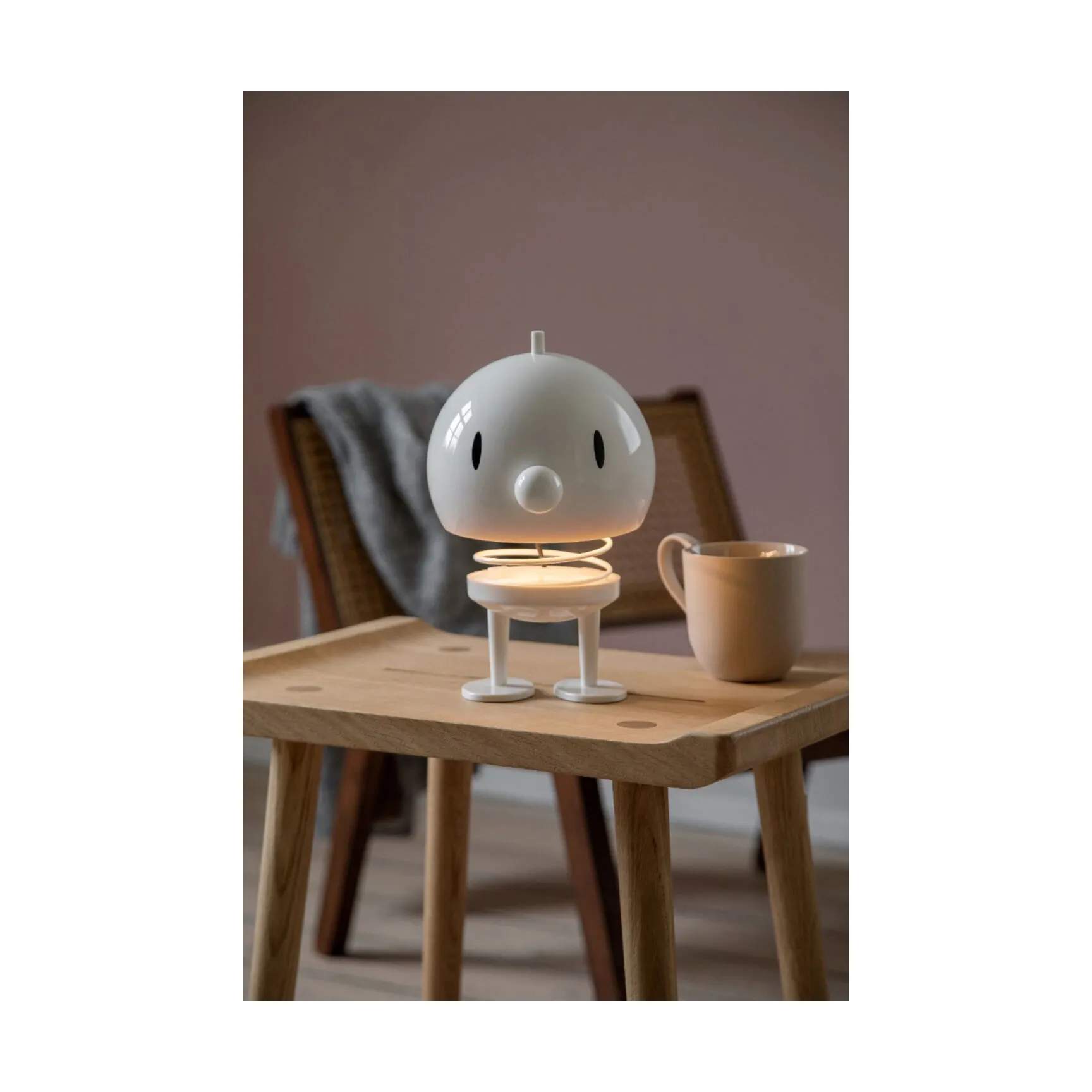 Hoptimist Bordlamper Bumble - LED Lampe i White, 23 cm, 3