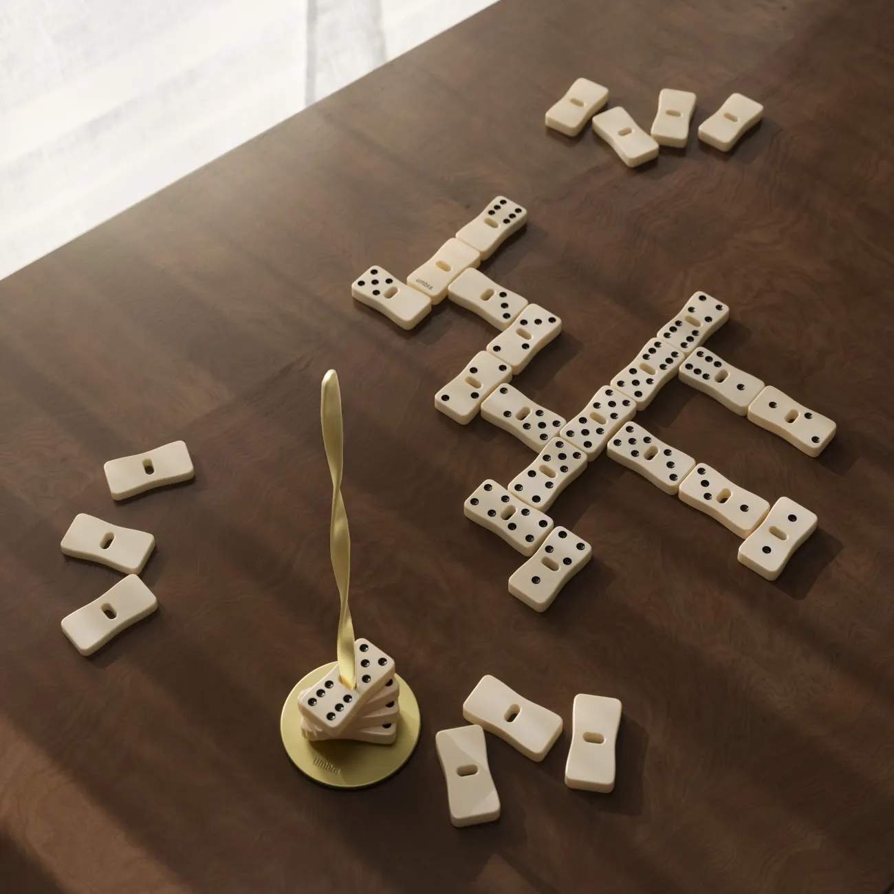 Umbra Spil Spintile Domino i Messing, 3