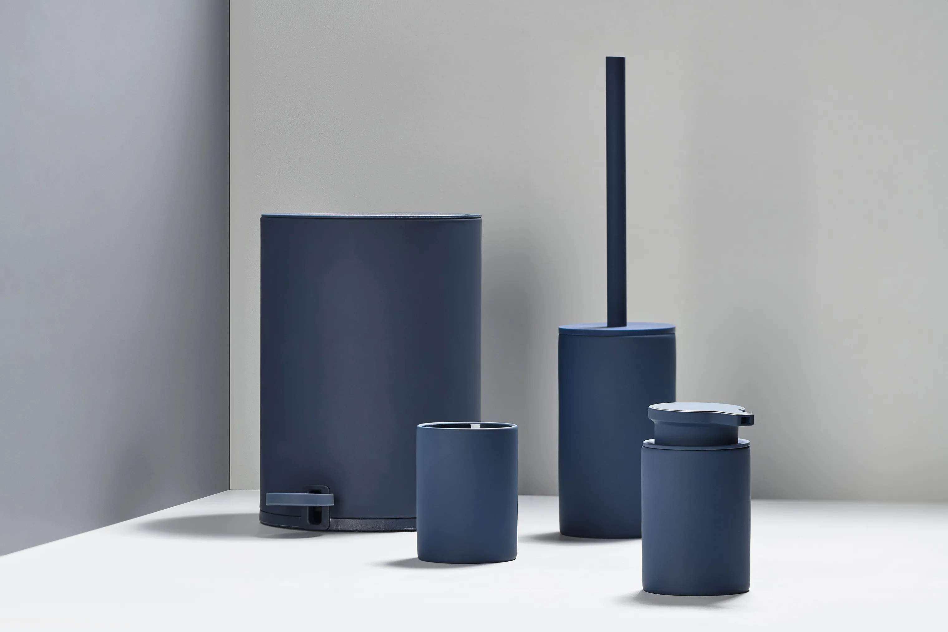 Zone Tandbørsteholdere Karma Tandbørstekrus i Royal Blue, 3