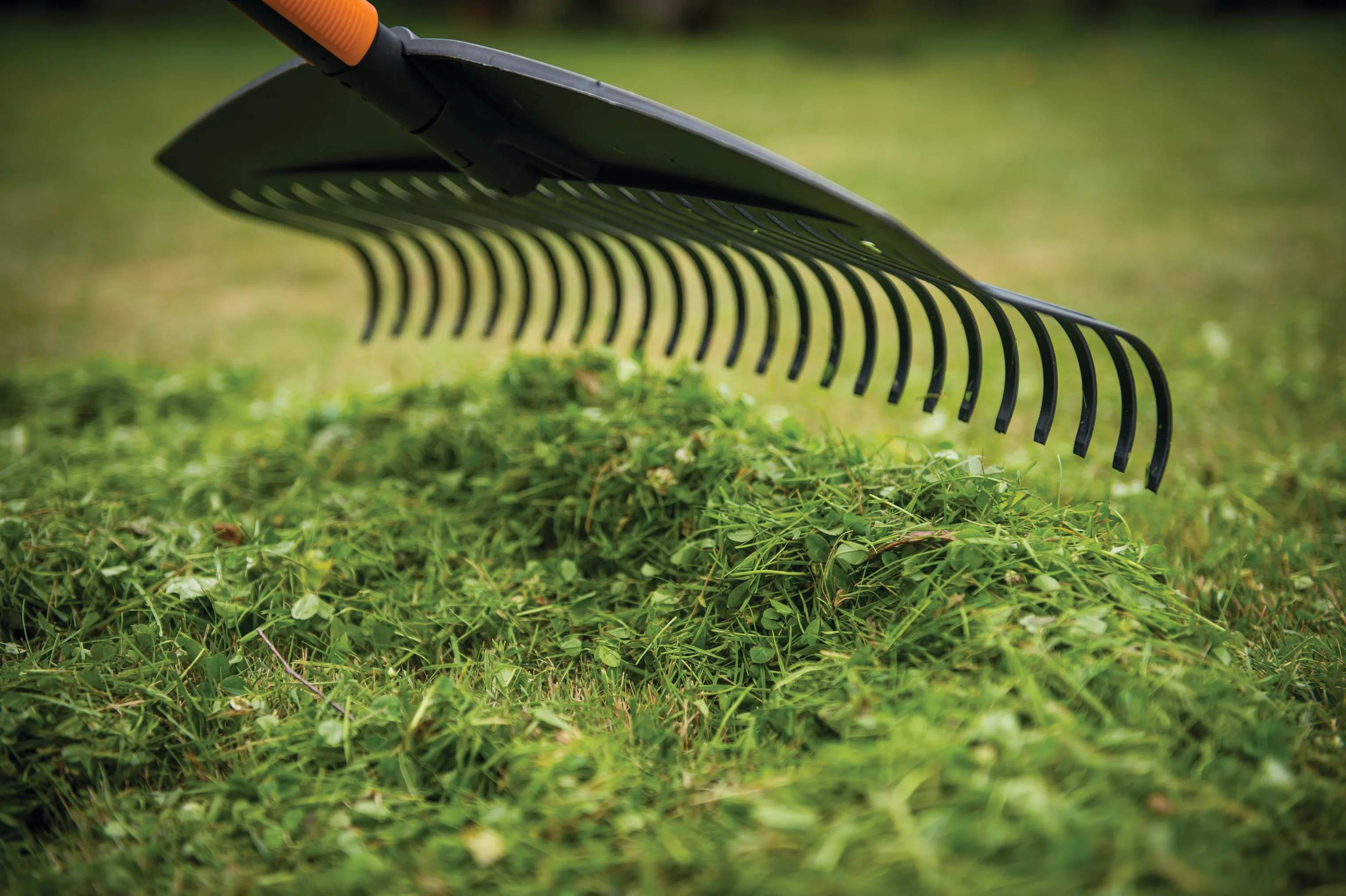 Fiskars Garden Haveredskaber QuikFit™ Løvrive i Sort/Orange, 3