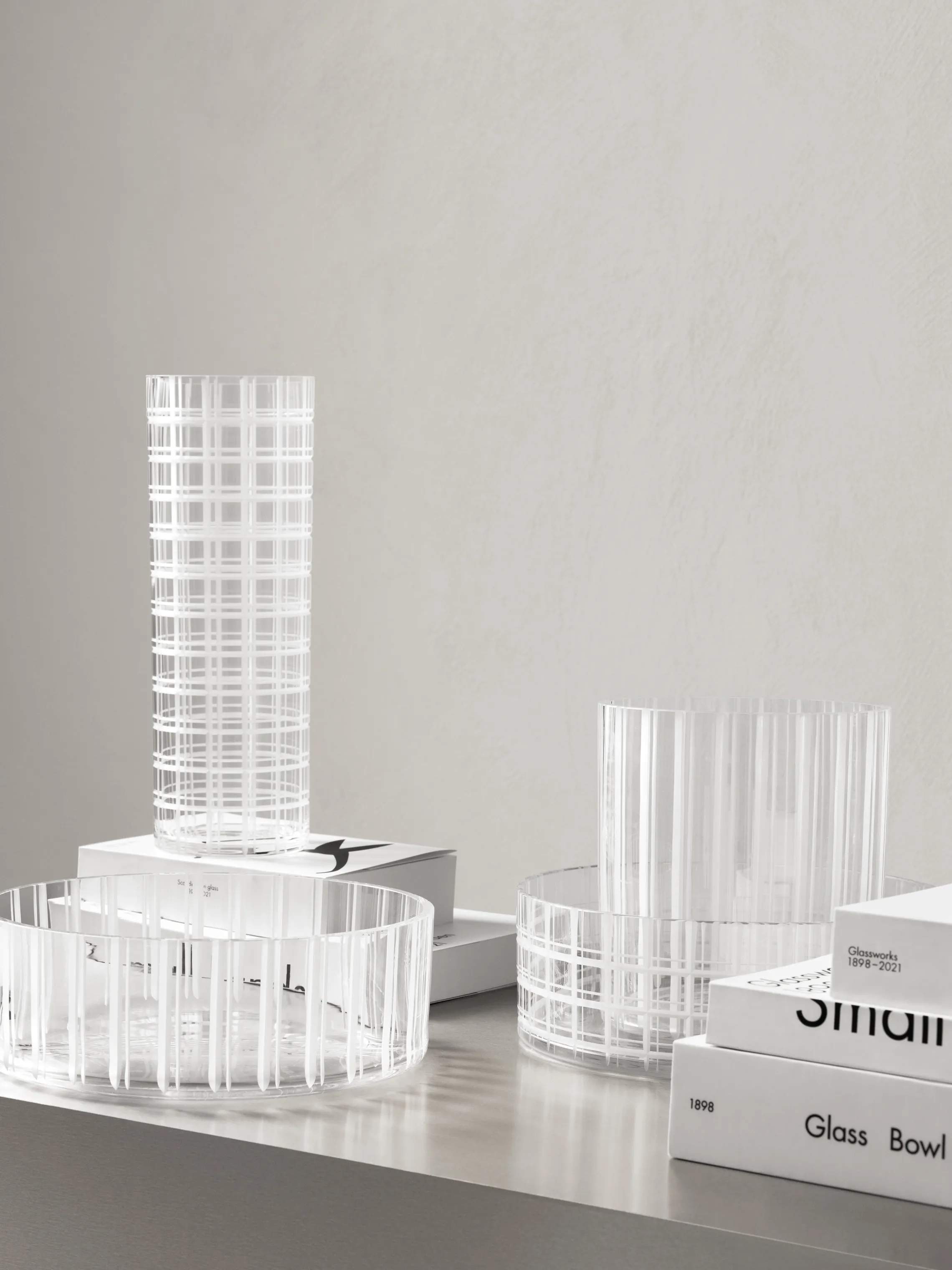 Orrefors Vaser Cut In Number Vase i Klar m. striber, 20 cm, 2
