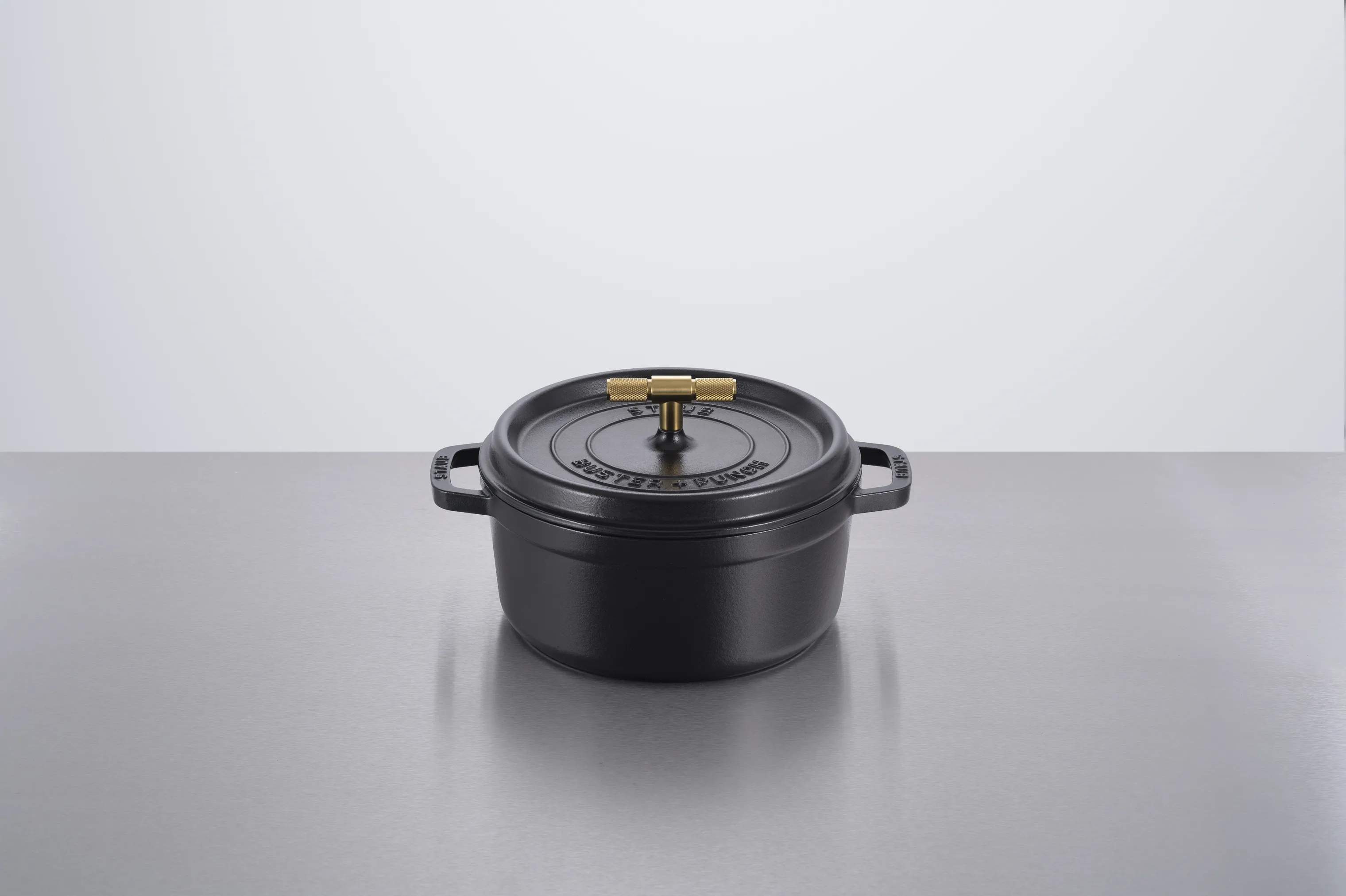 Staub Stegesøer Buster & Punch La Cocotte i Sort/messing, 3.7 L, 2