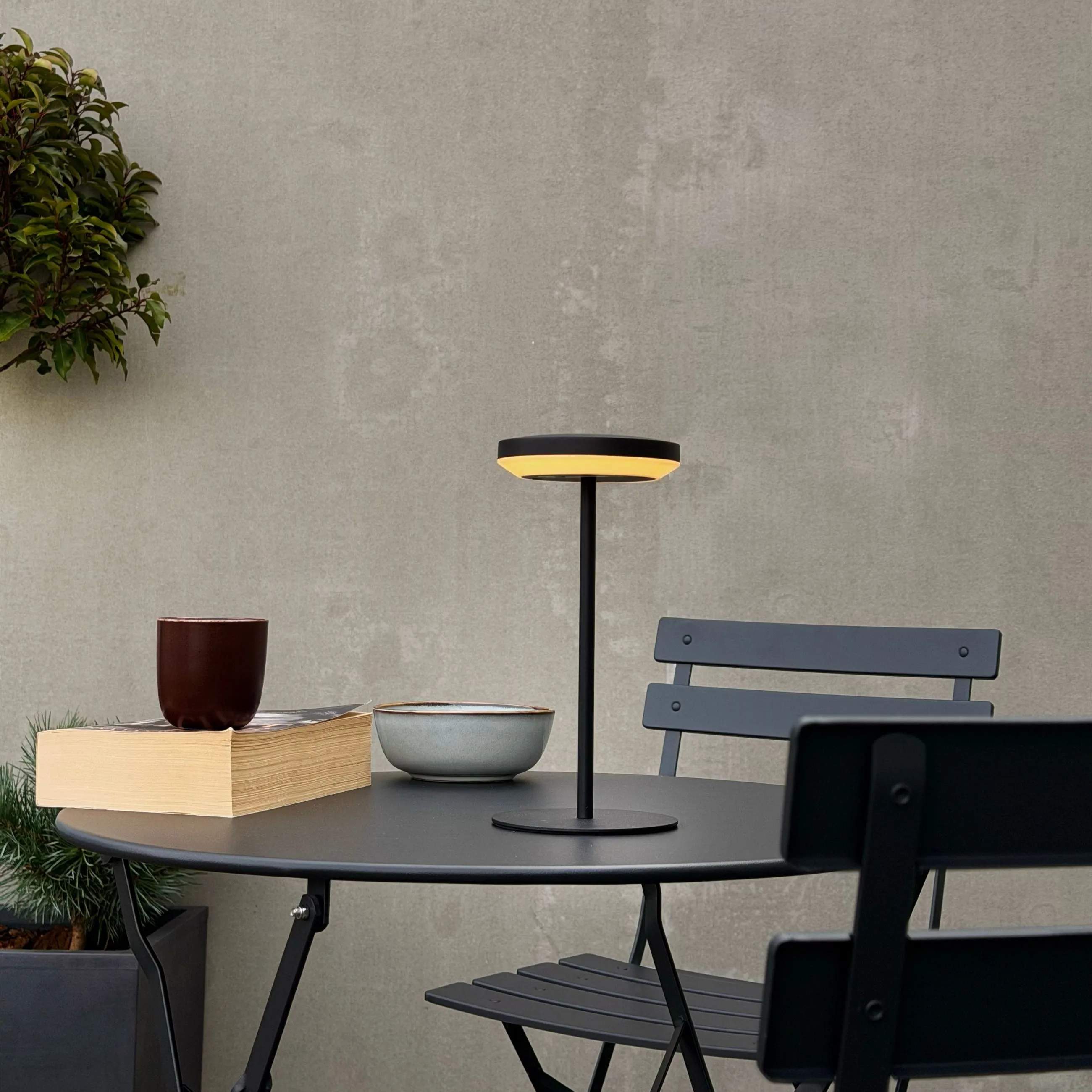 Dyberg Larsen Bedlamper Otera Solar Bordlampe i Sort, 2