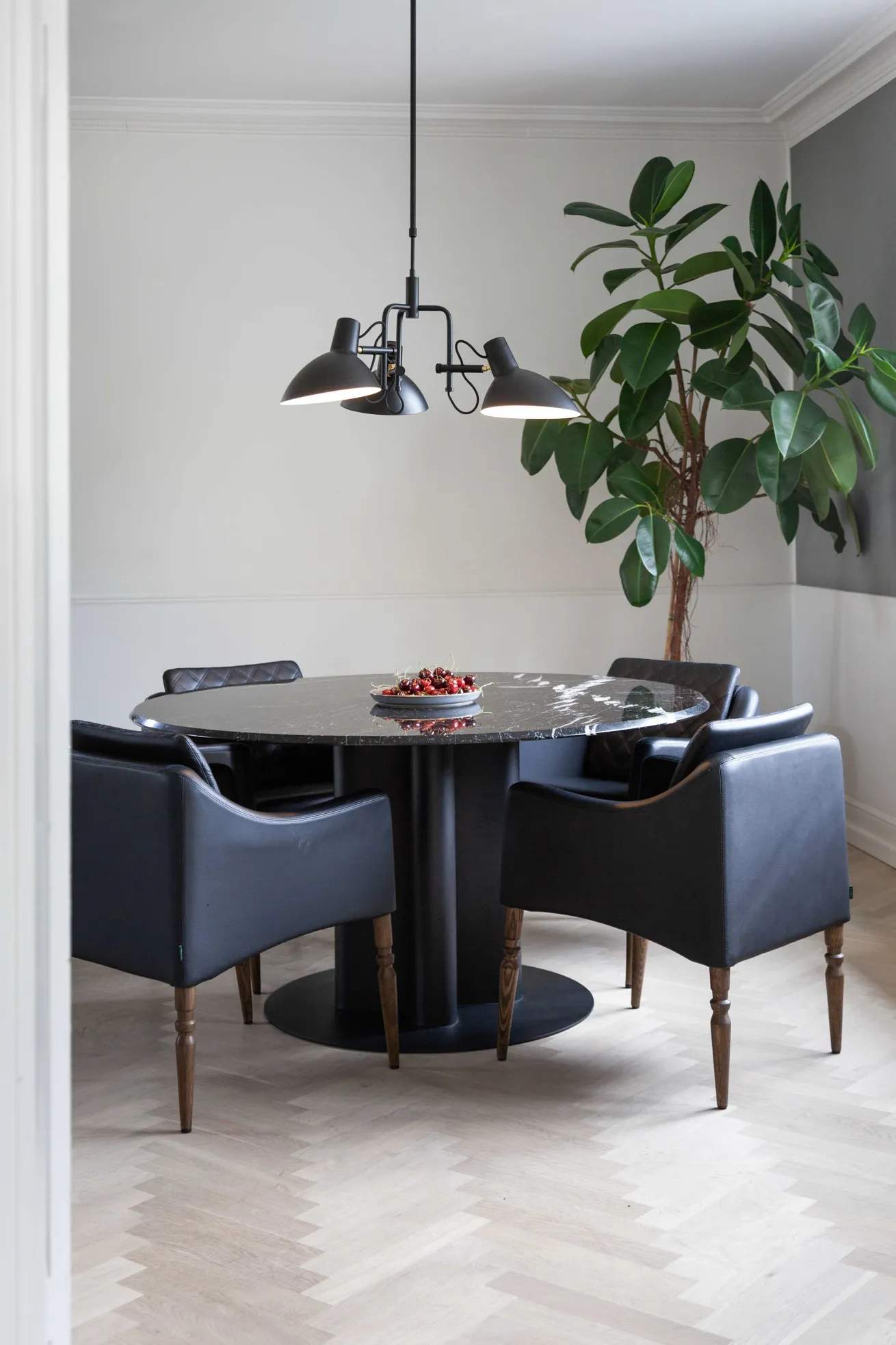 Halo Design Pendler Metropole Lysekrone i Sort, 2