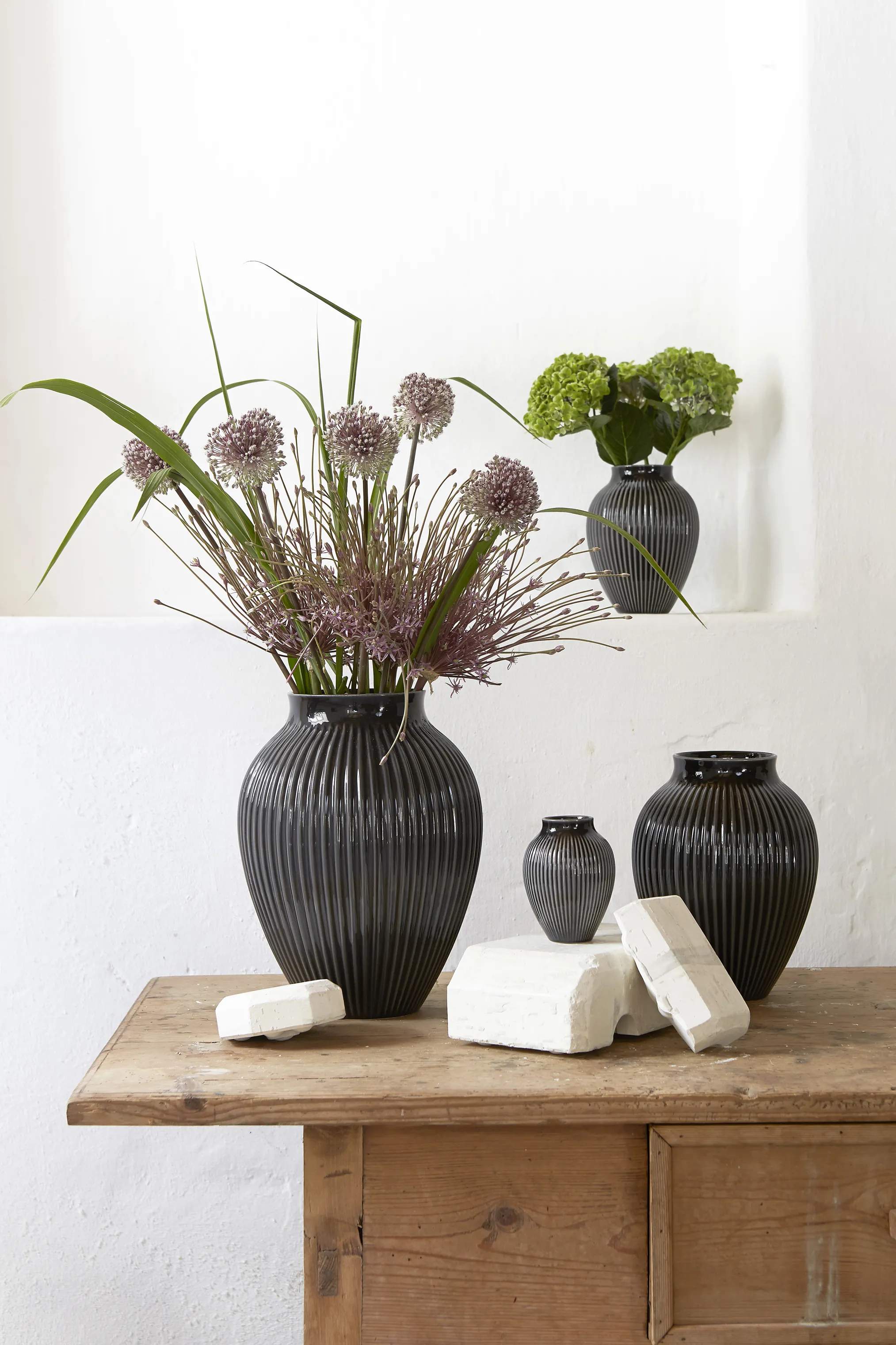 Knabstrup Keramik Vaser Riller Vase i Sort, 27 cm, 2