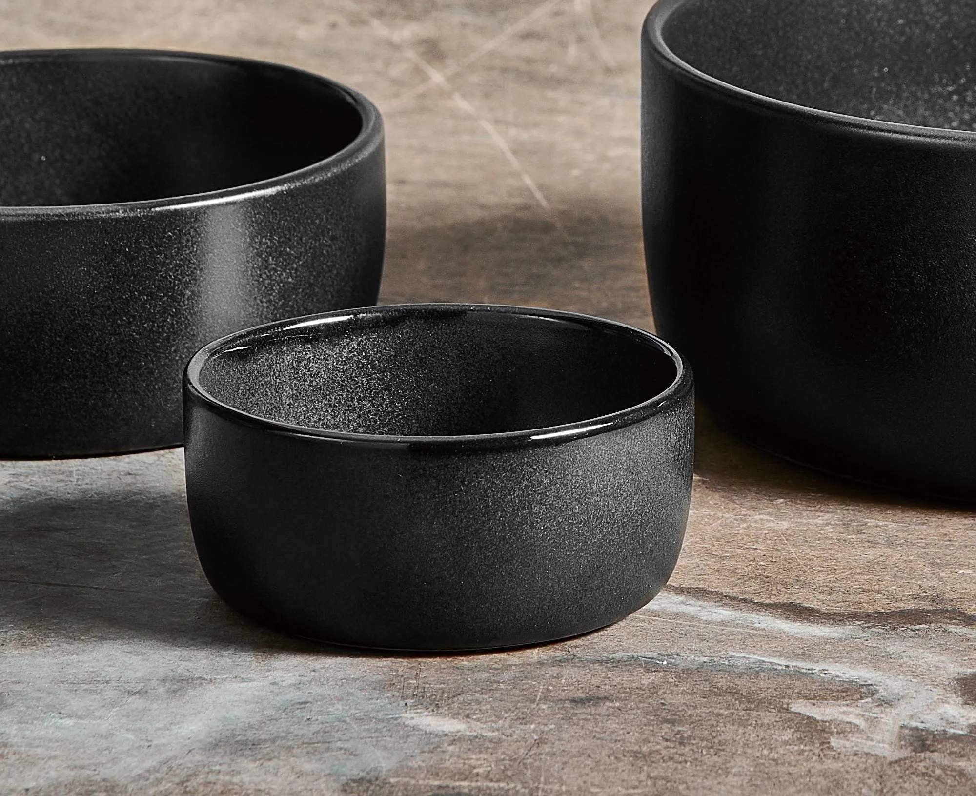 RAW by Aida Skåle Raw Skål i Titanium Black, 2