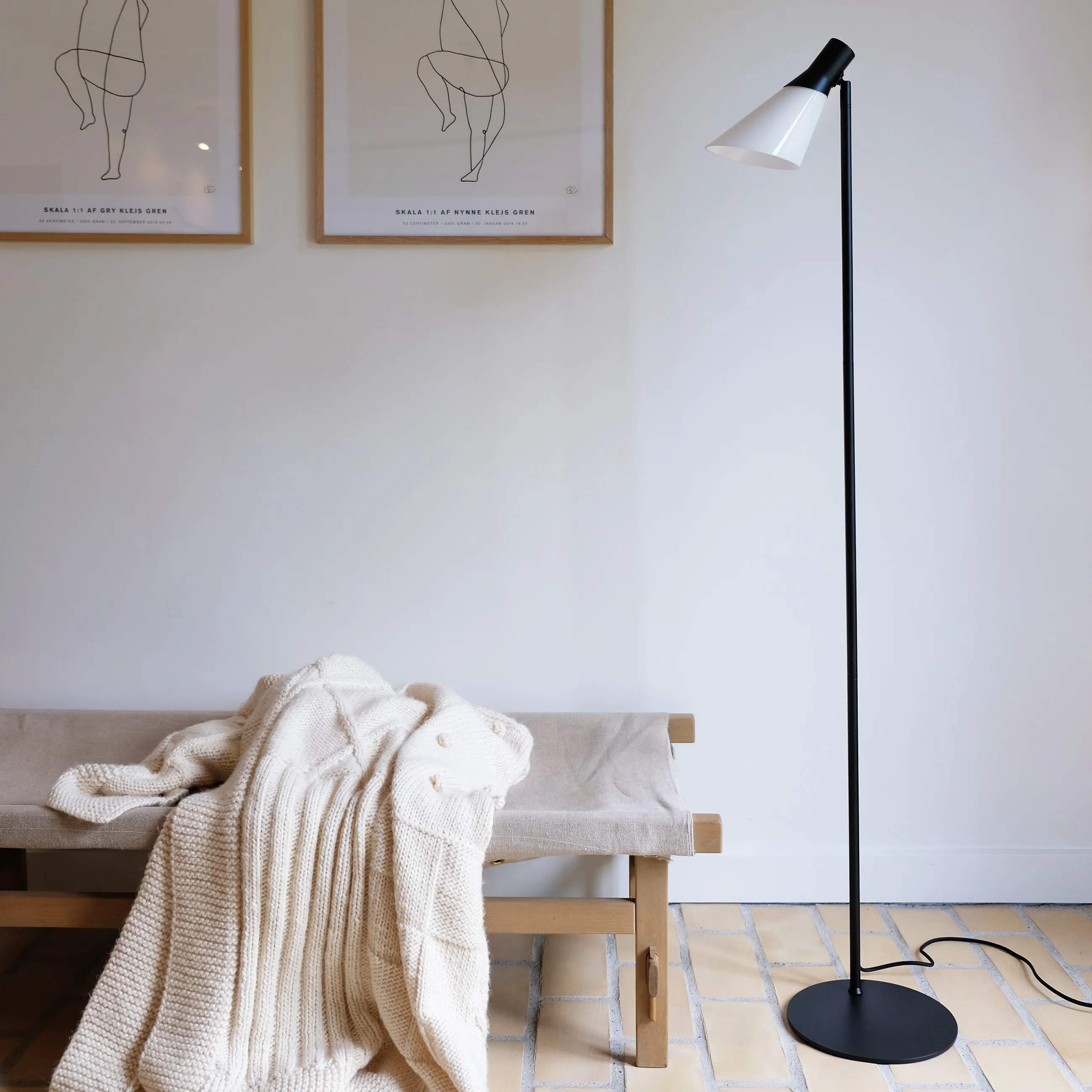 Dyberg Larsen Gulvlamper Gent Gulvlampe i Opal/ Sort, 2