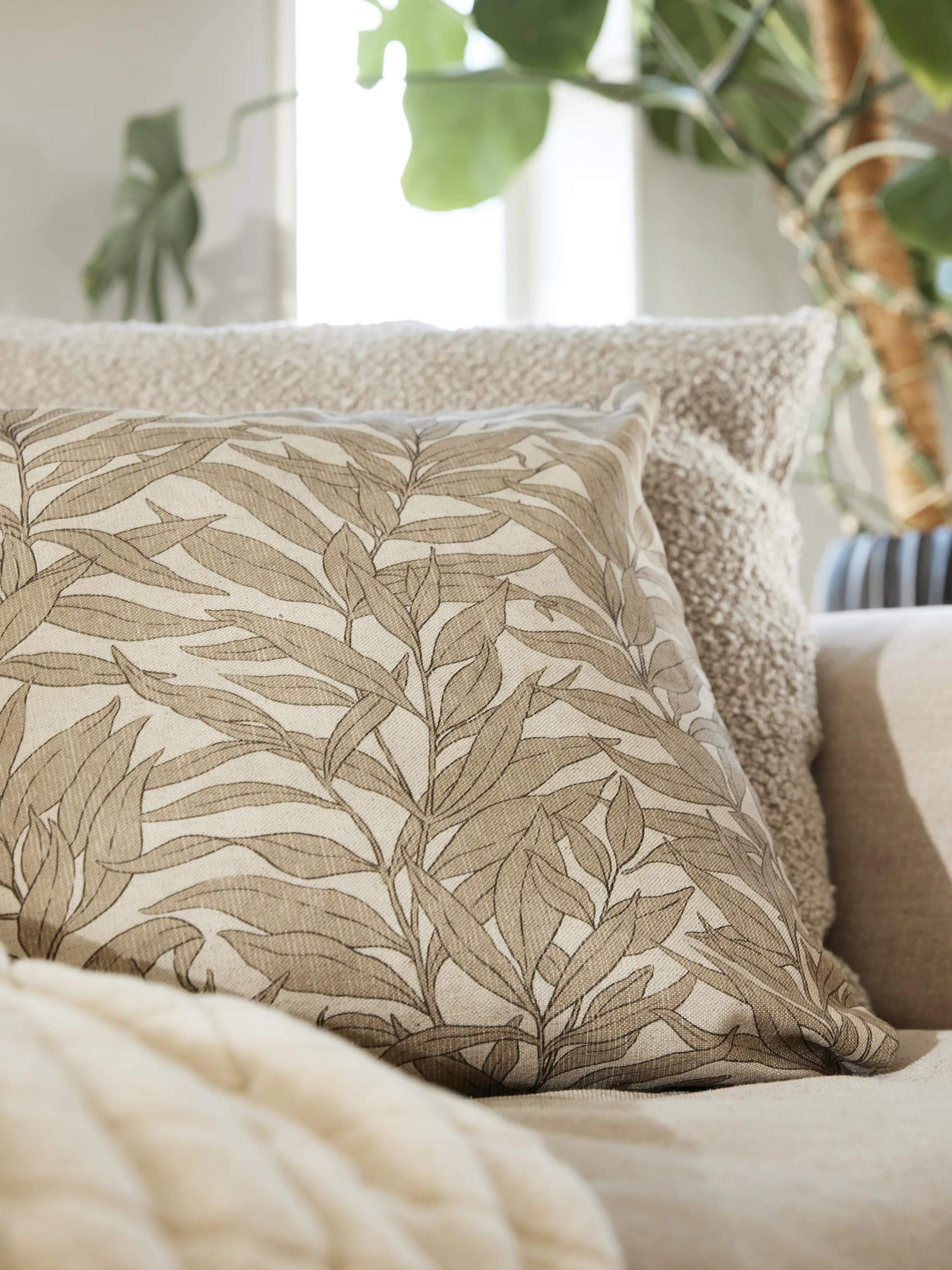 Svanefors Pyntepudebetræk Blad Pudebetræk i Beige, 3
