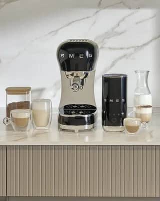 Smeg Espressomaskiner 50's style Espressomaskine med mælkeskummer i sort, 2