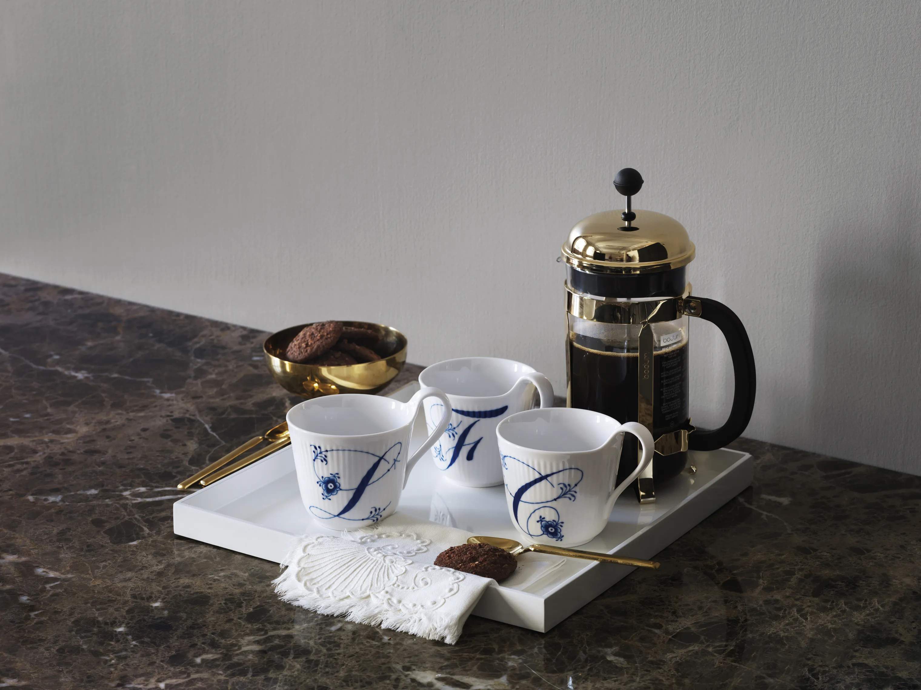 Royal Copenhagen Krus og kopper med hank Alfabet Kollektion Højhankskop - C i C krus, 4